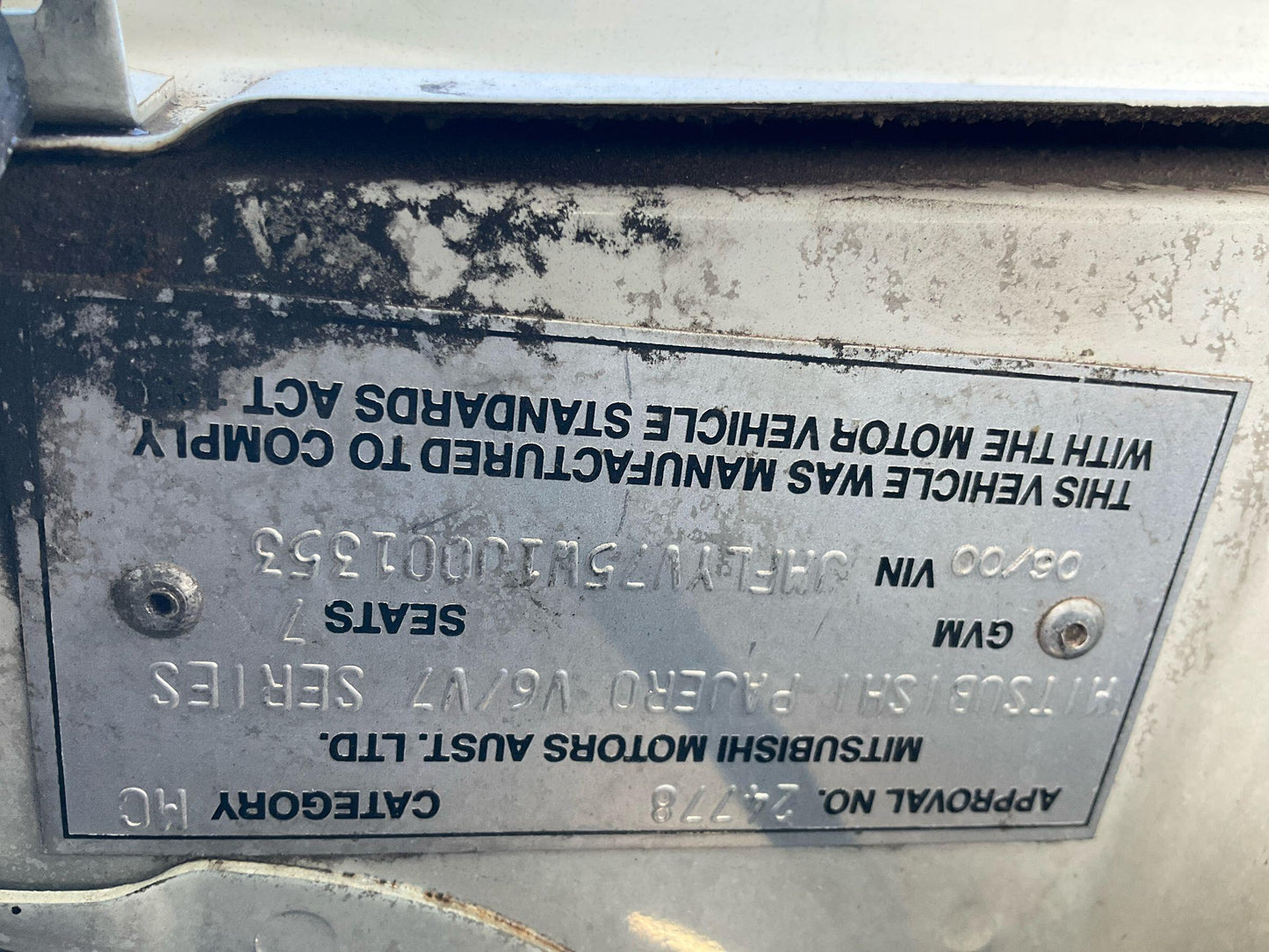 Mitsubishi
Pajero