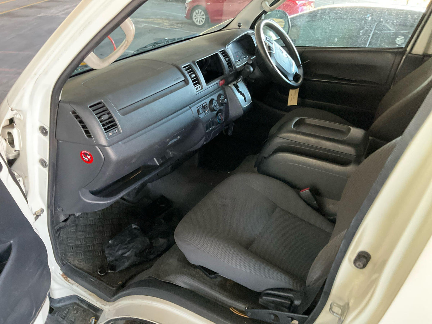 Toyota
Hiace