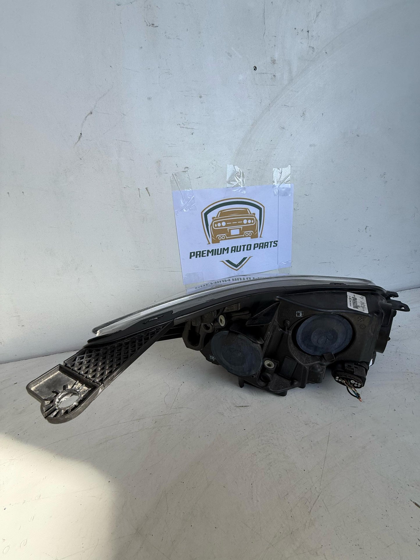 2010 Ford Focus Left Headlight