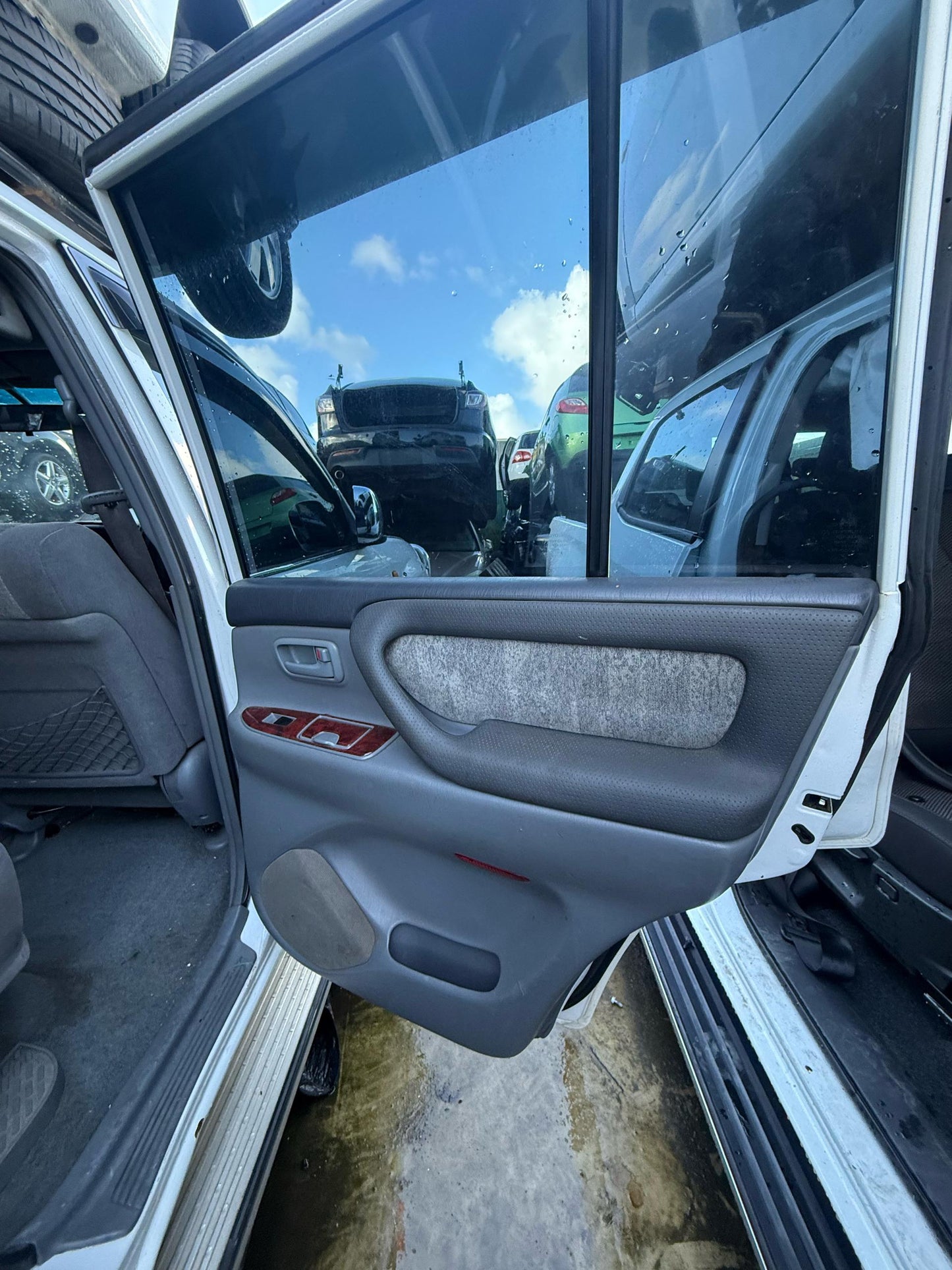 Toyota
Land Cruiser
