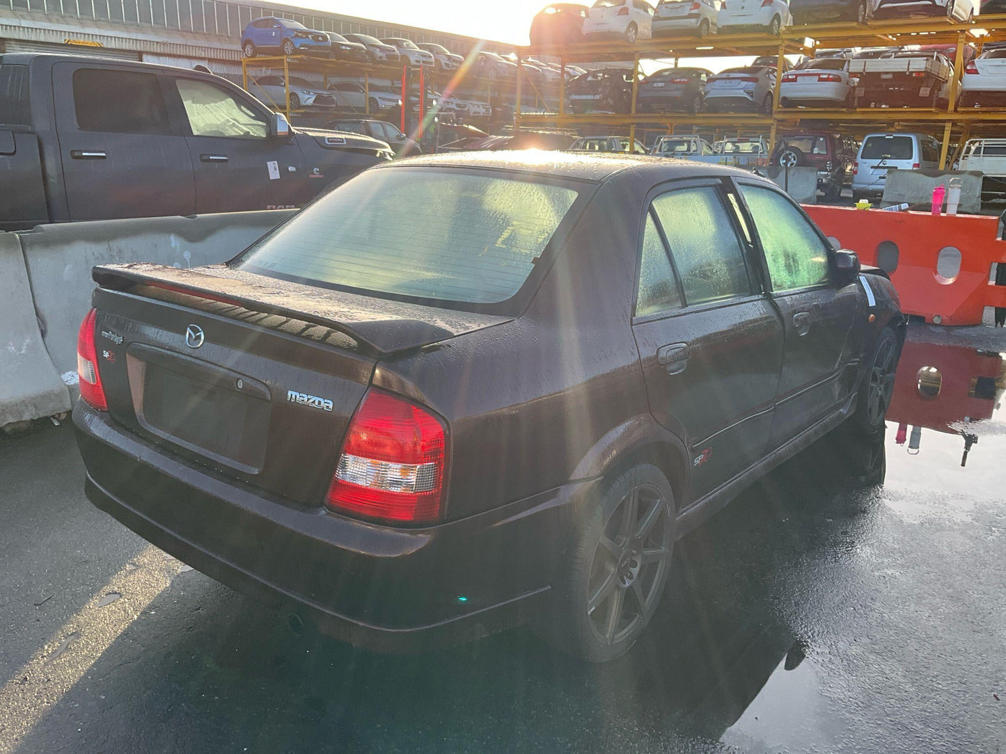 Mazda
323
