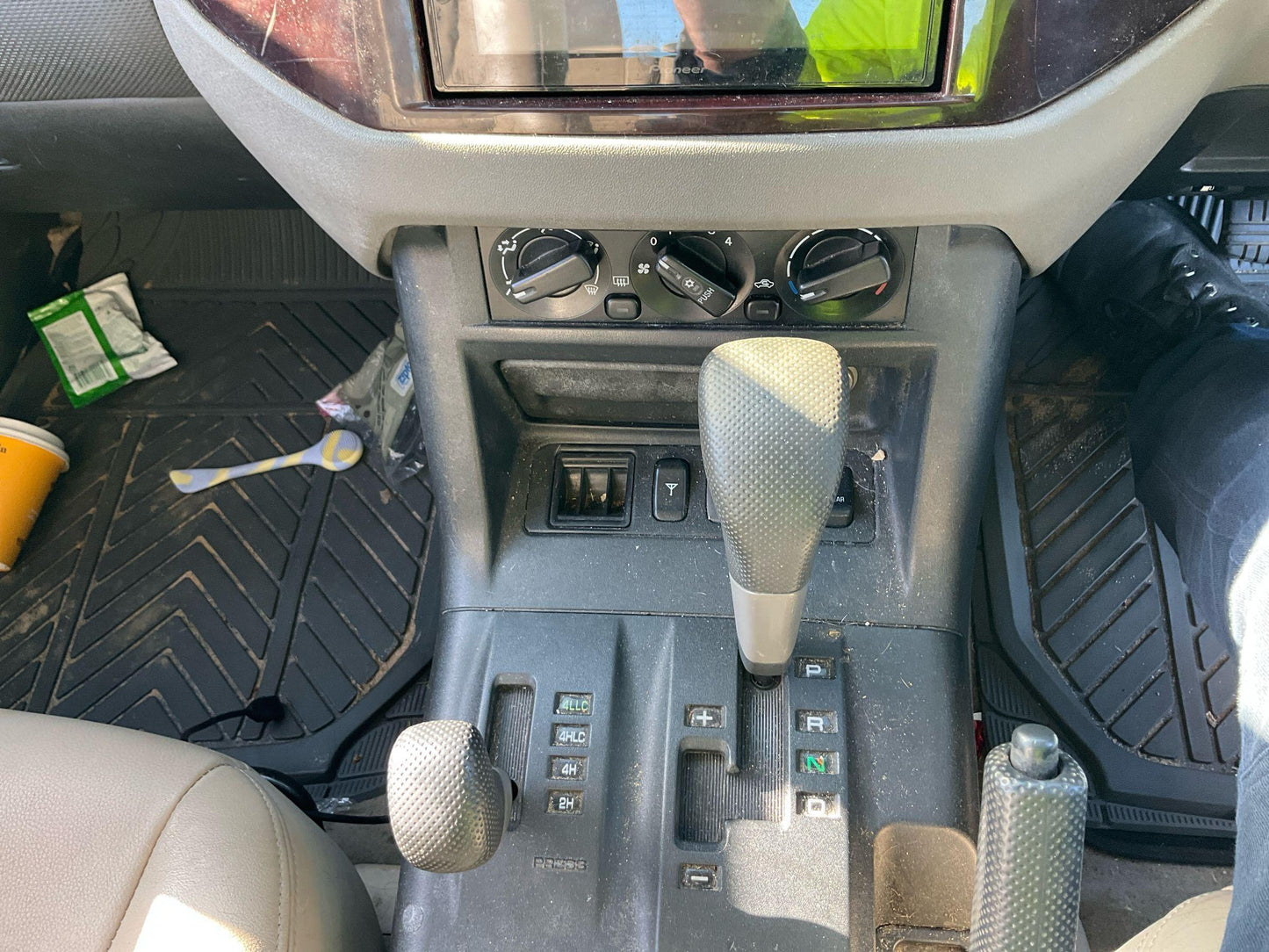 Mitsubishi
Pajero