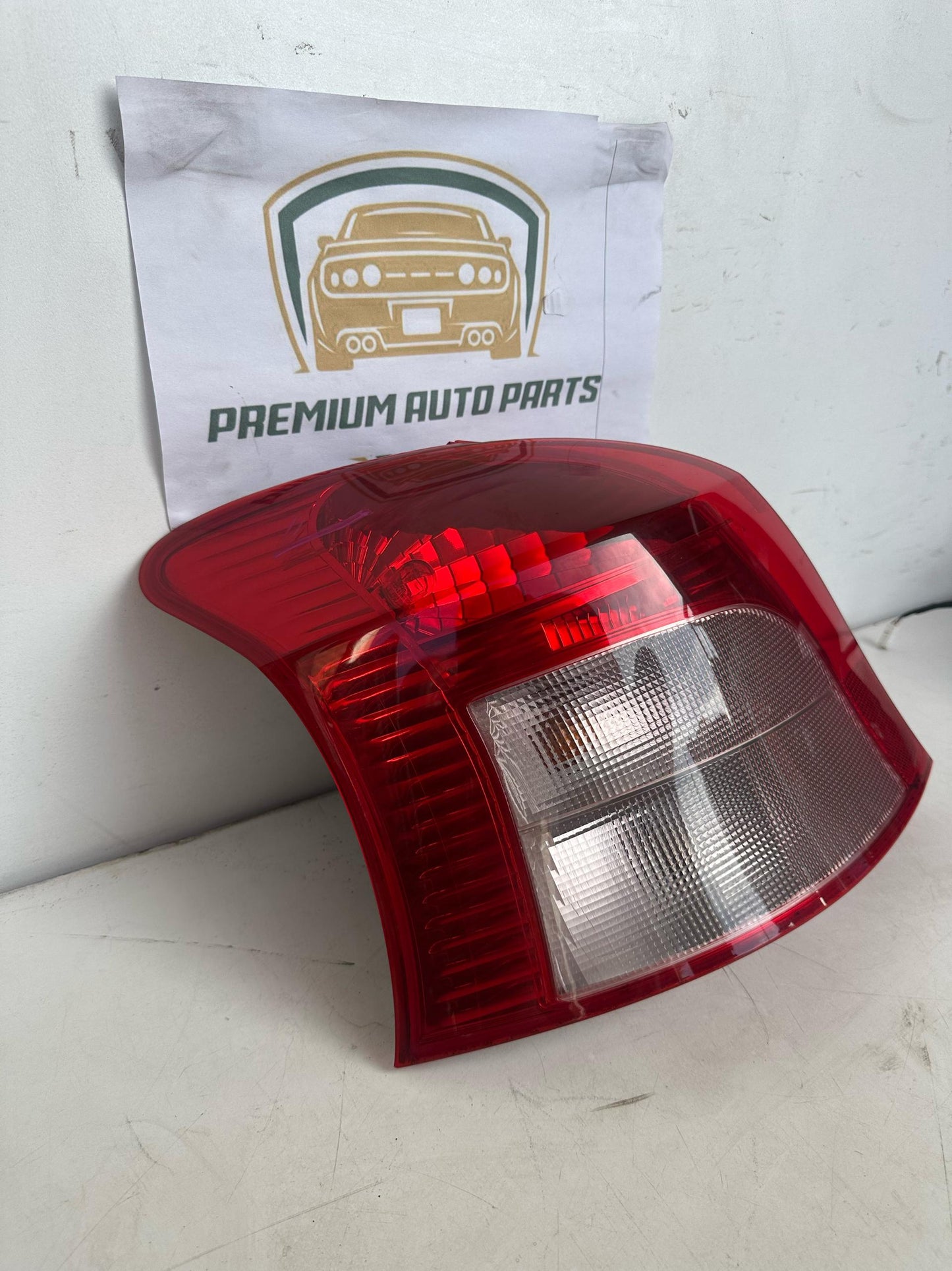 2007 Toyota Yaris Left Taillight