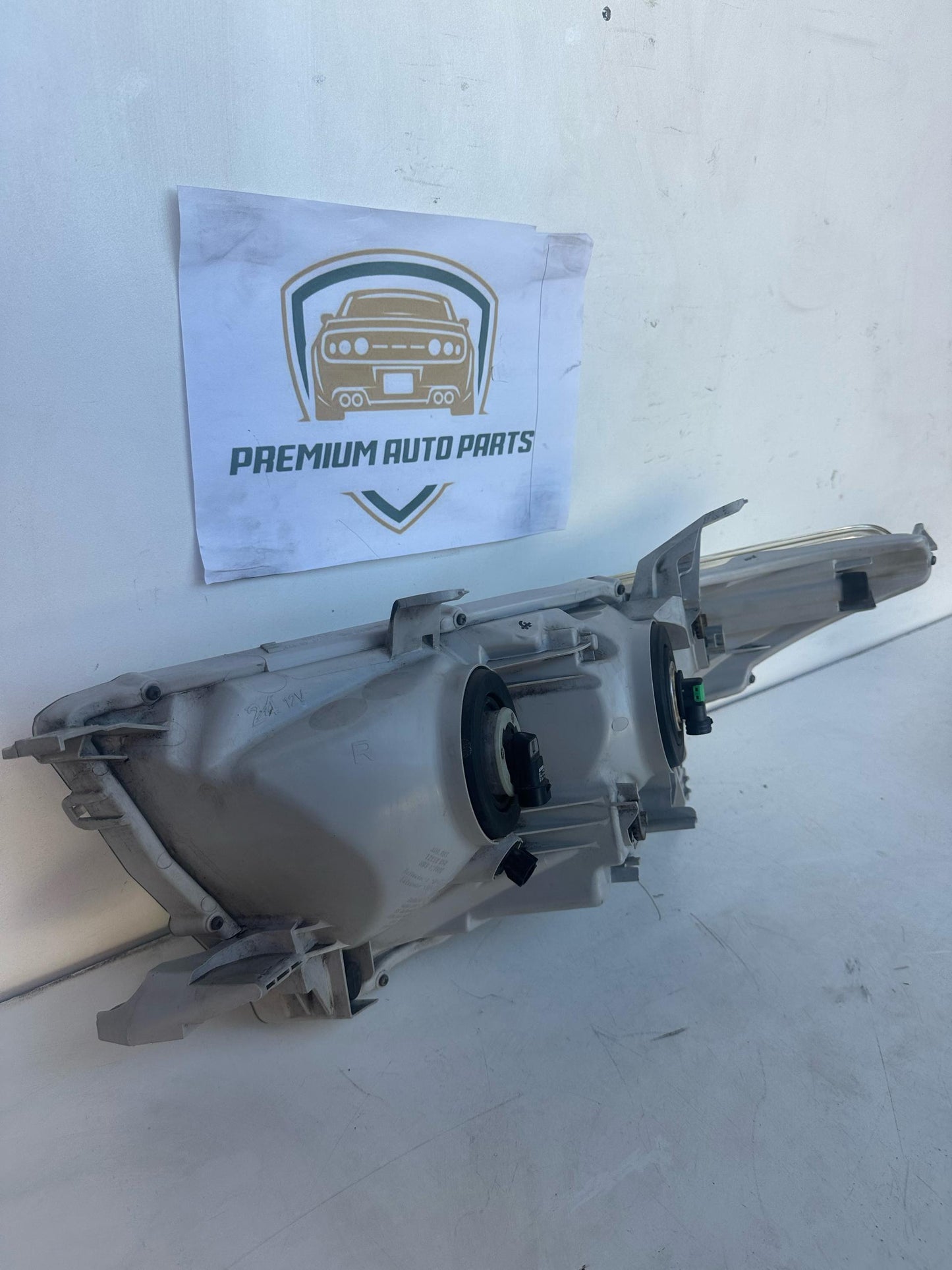 2012 Toyota Kluger Right Headlight