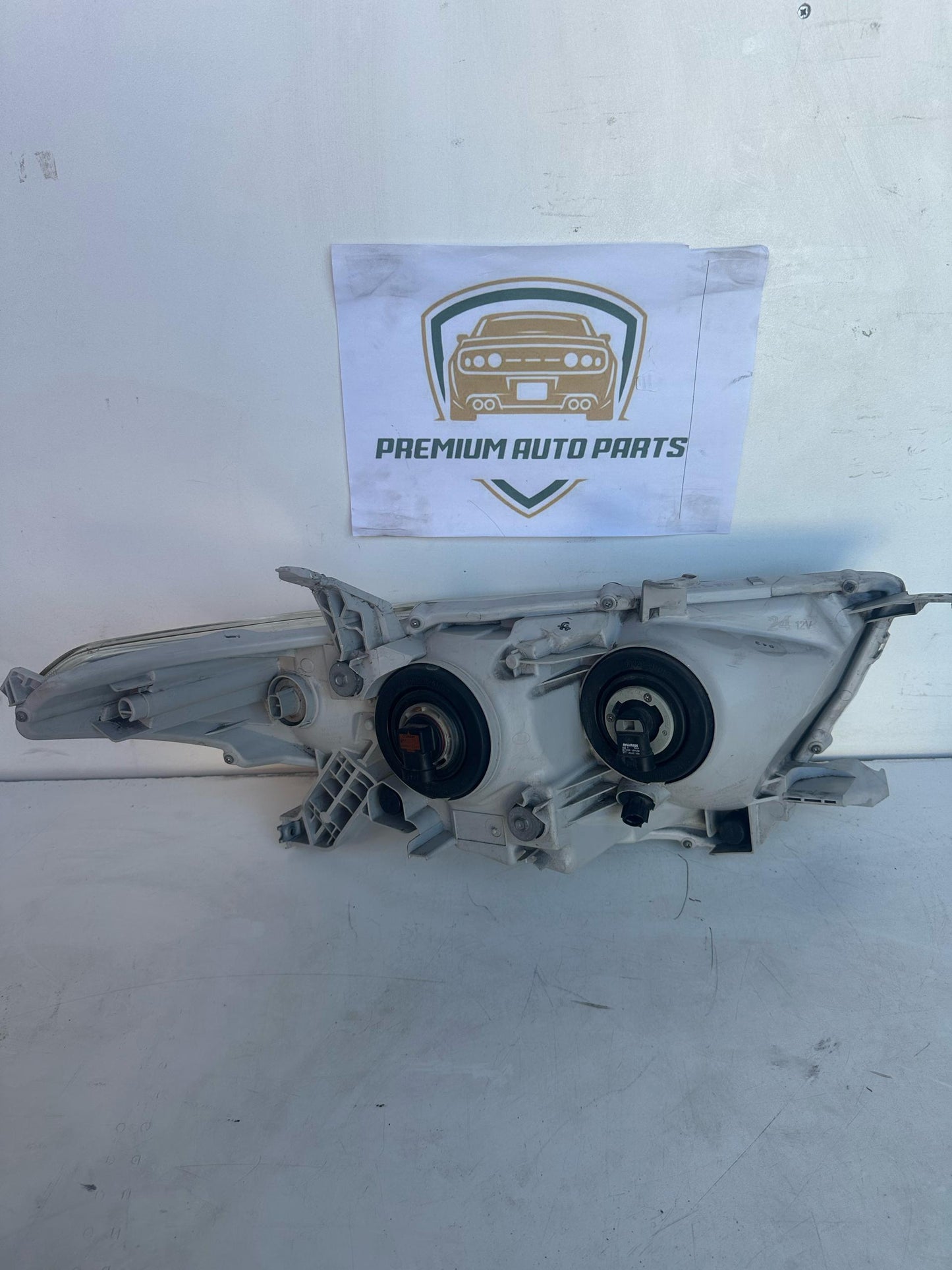 2012 Toyota Kluger Left Headlight