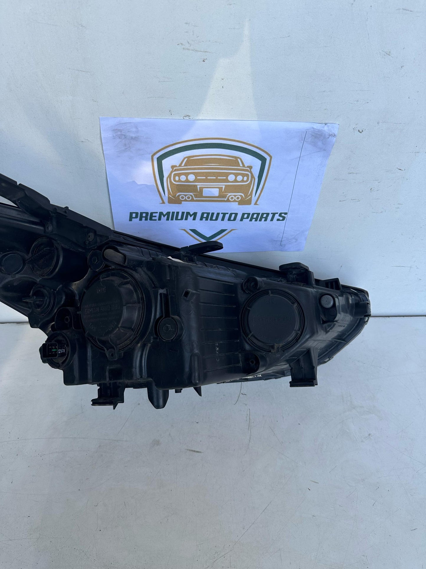 2013 Hyundai Santa FeDM Left Headlight