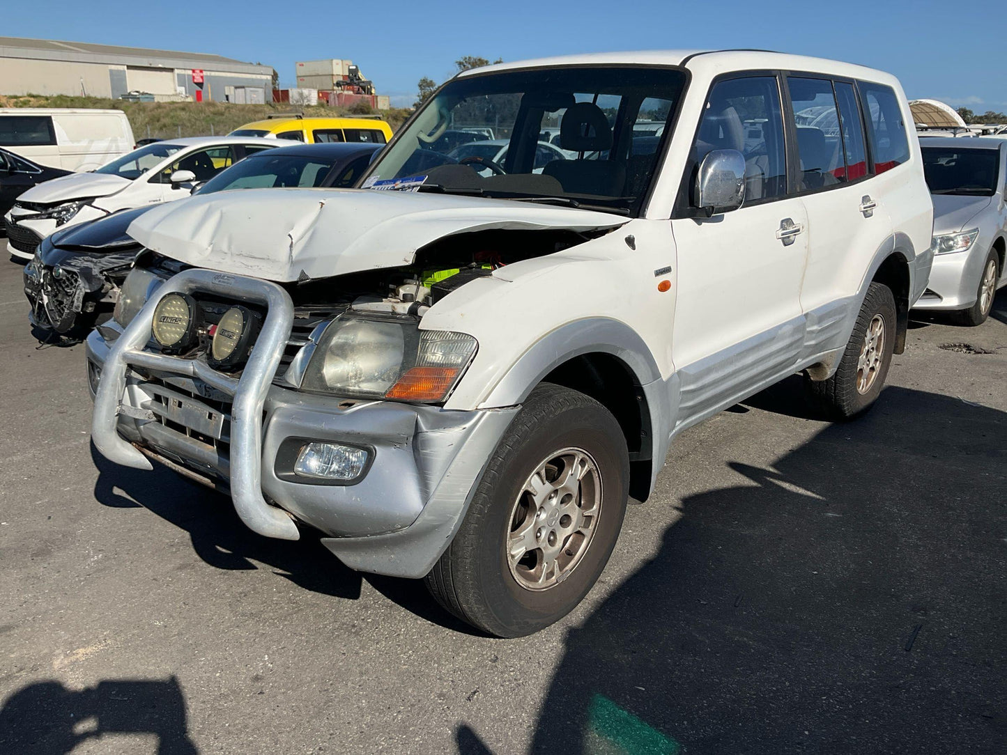Mitsubishi
Pajero