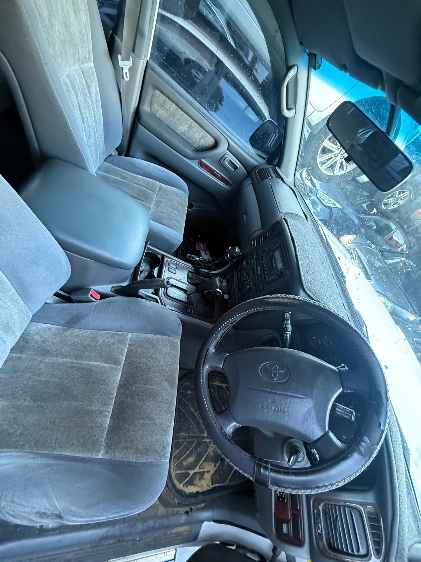 Toyota
Land Cruiser