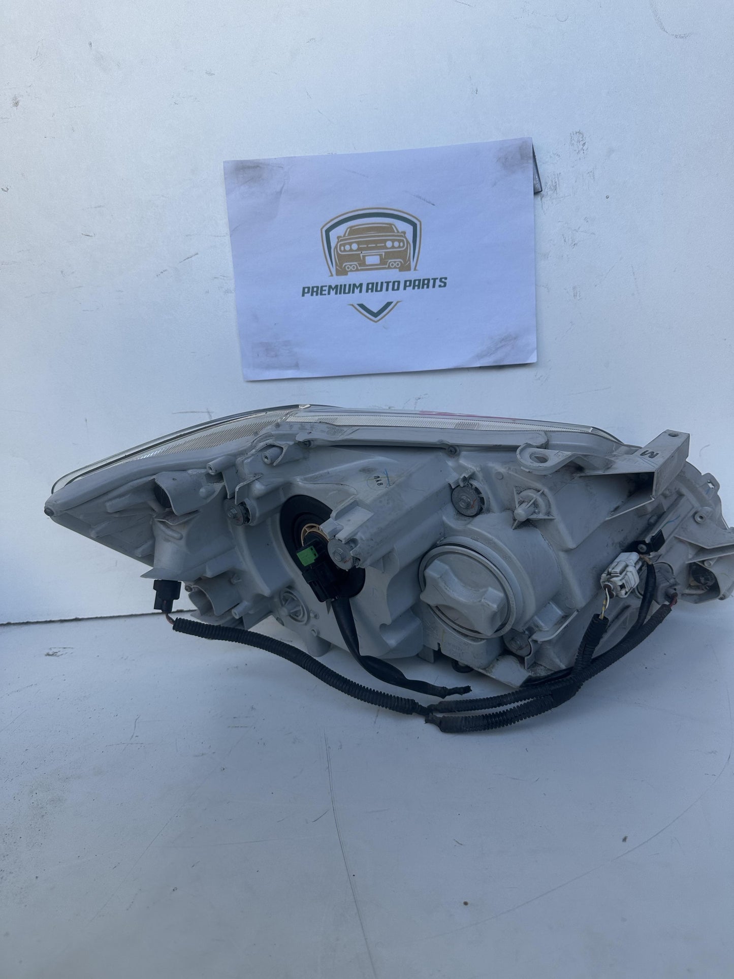 2010 V40 Left Headlight