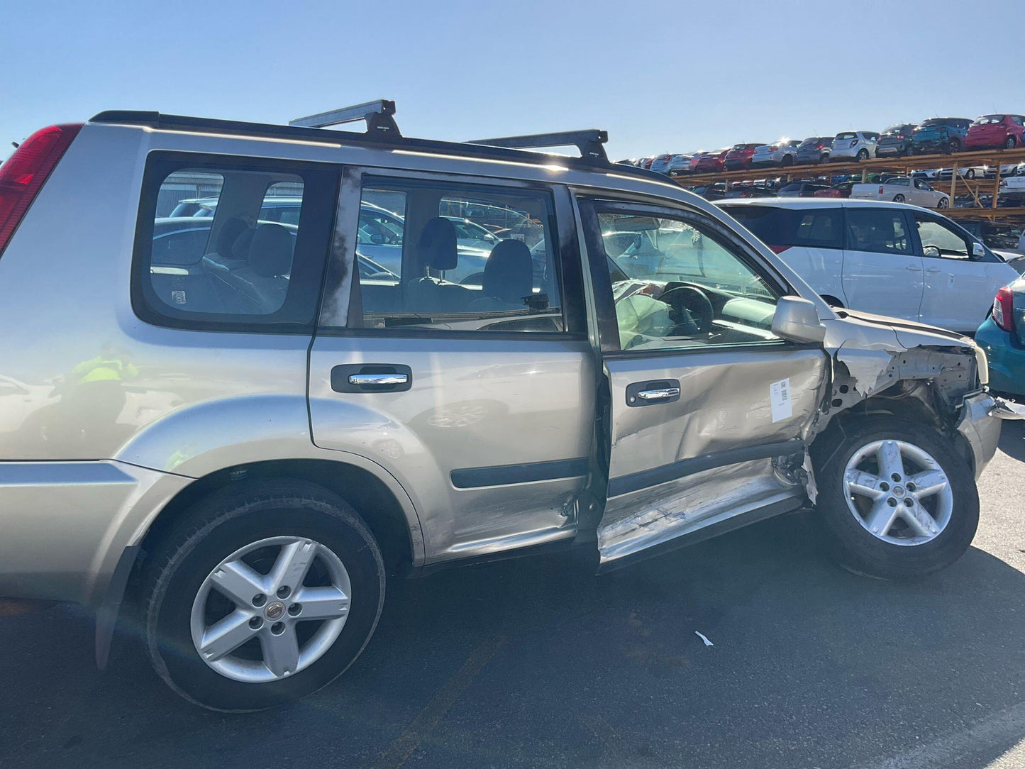 Nissan
X-Trail