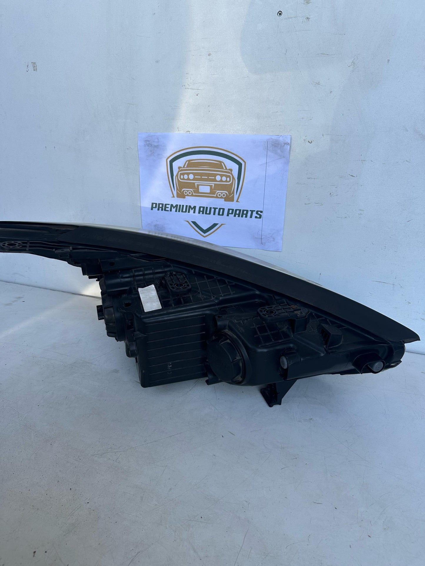 2013 Hyundai Santa FeDM Left Headlight