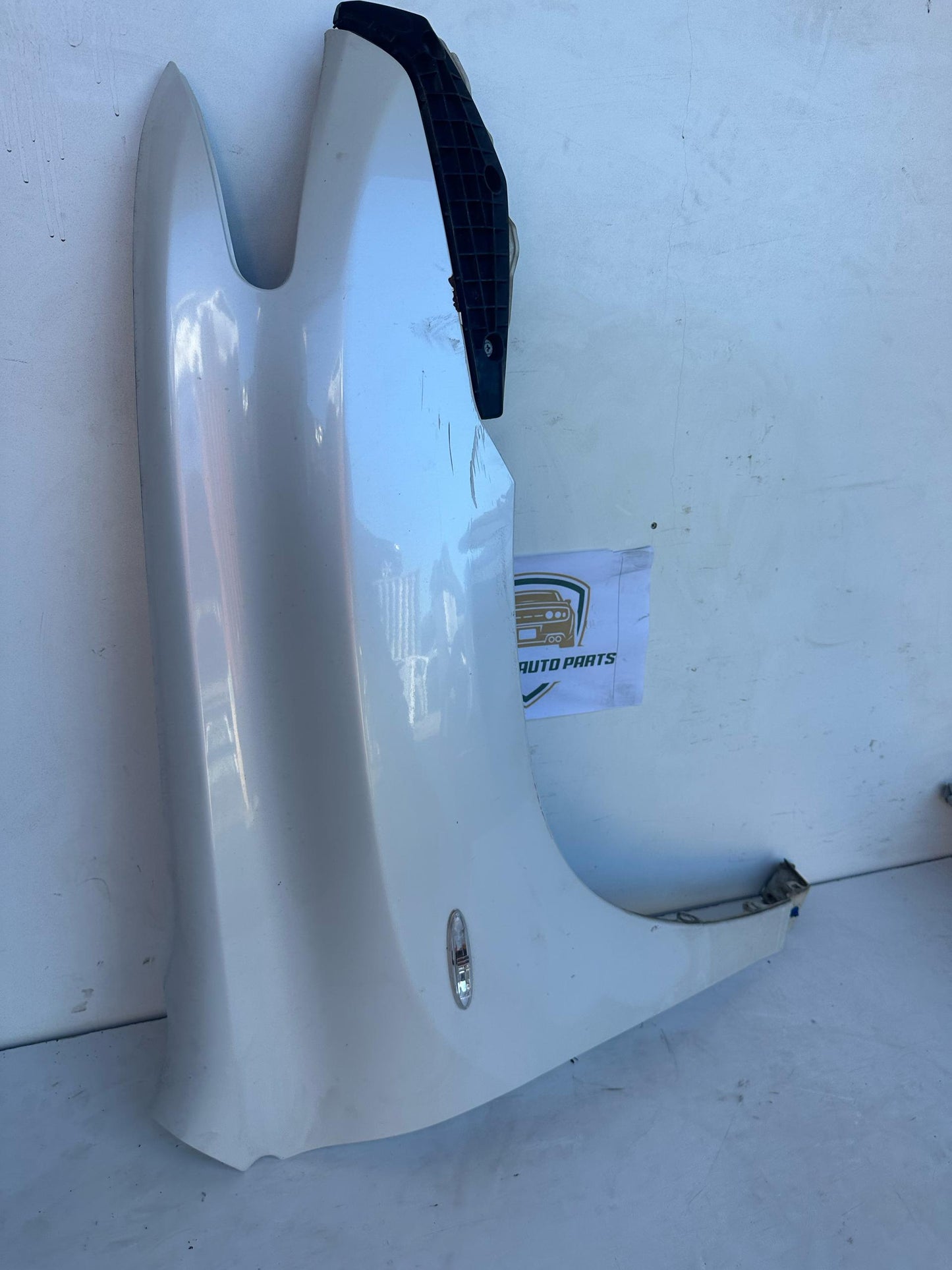 2012 Toyota Kluger Right Front Guard