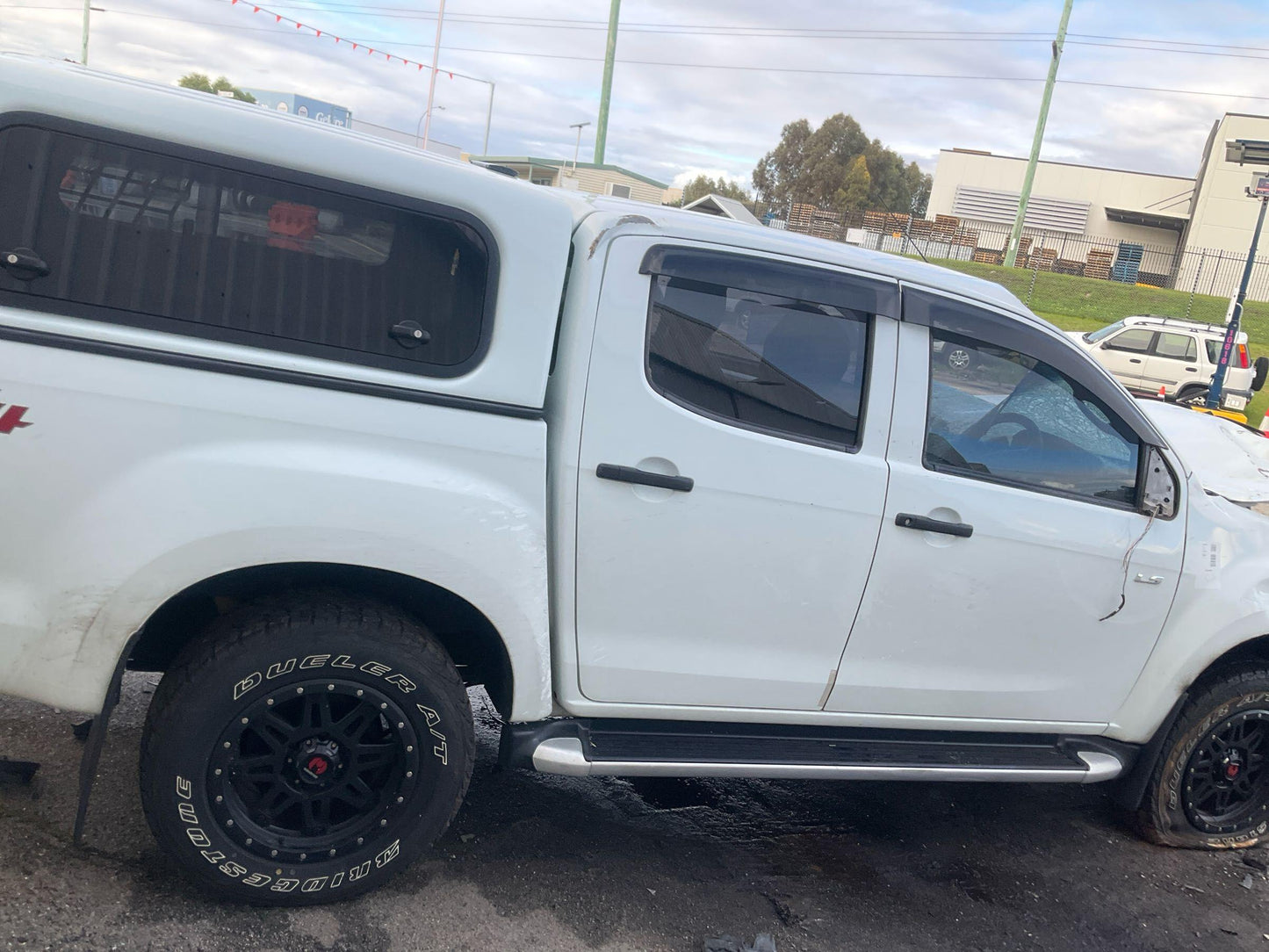 Isuzu
D-Max