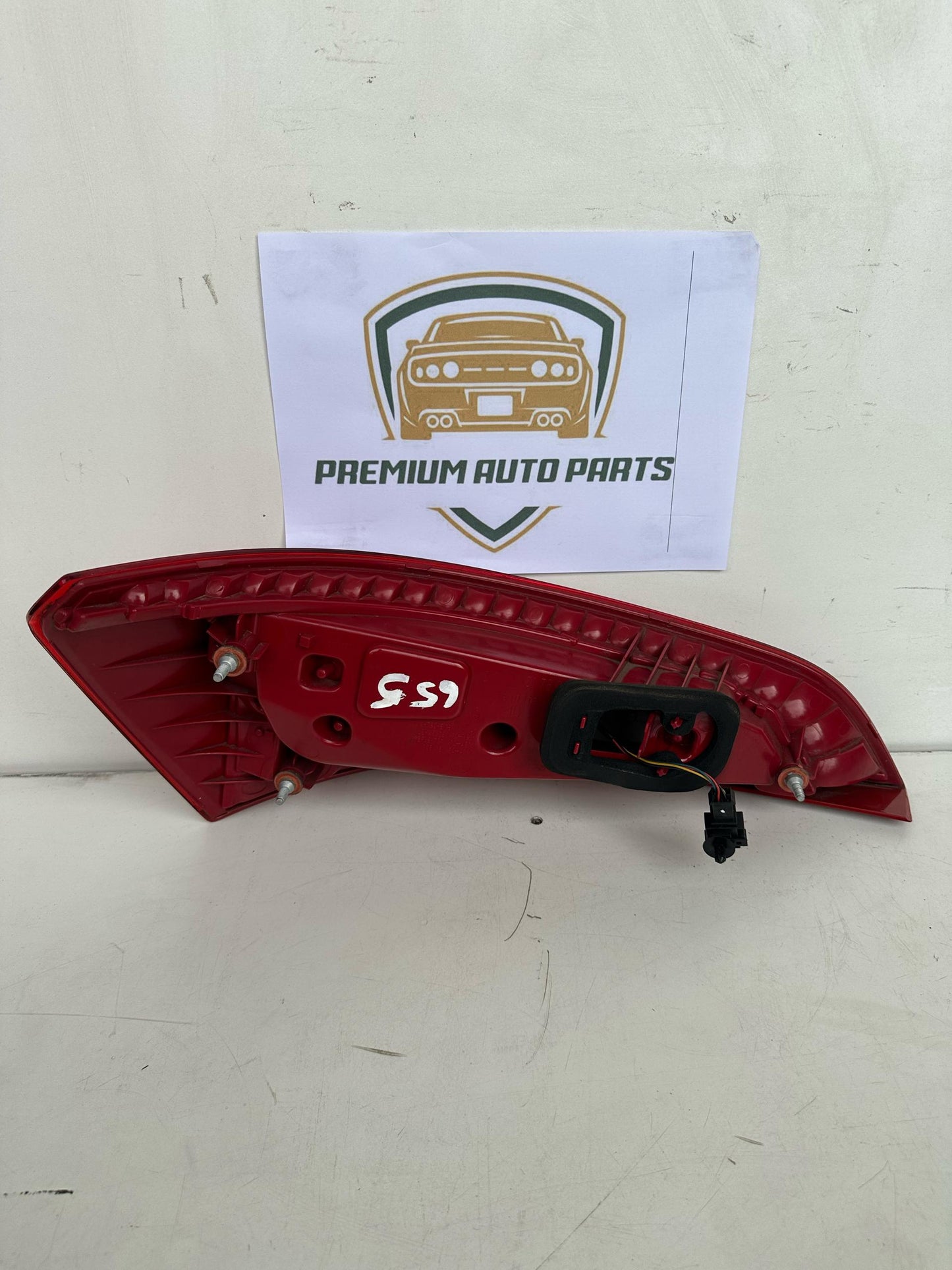 2010 8R Right Taillight