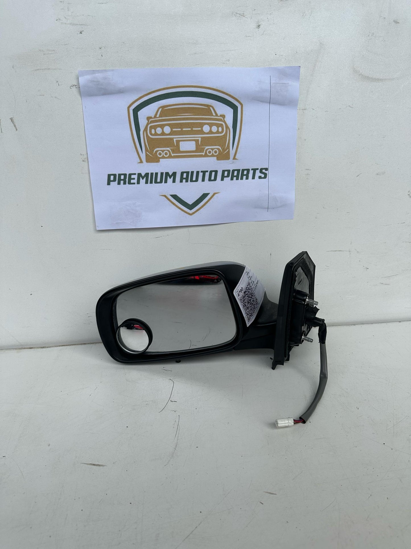 2006 E120 Left Door Mirror