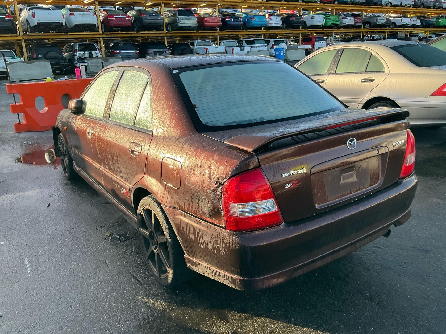 Mazda
323
