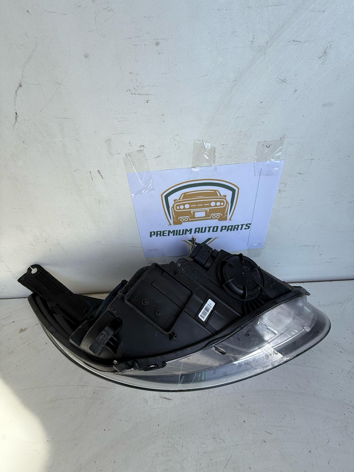 2010 Ford Focus Left Headlight