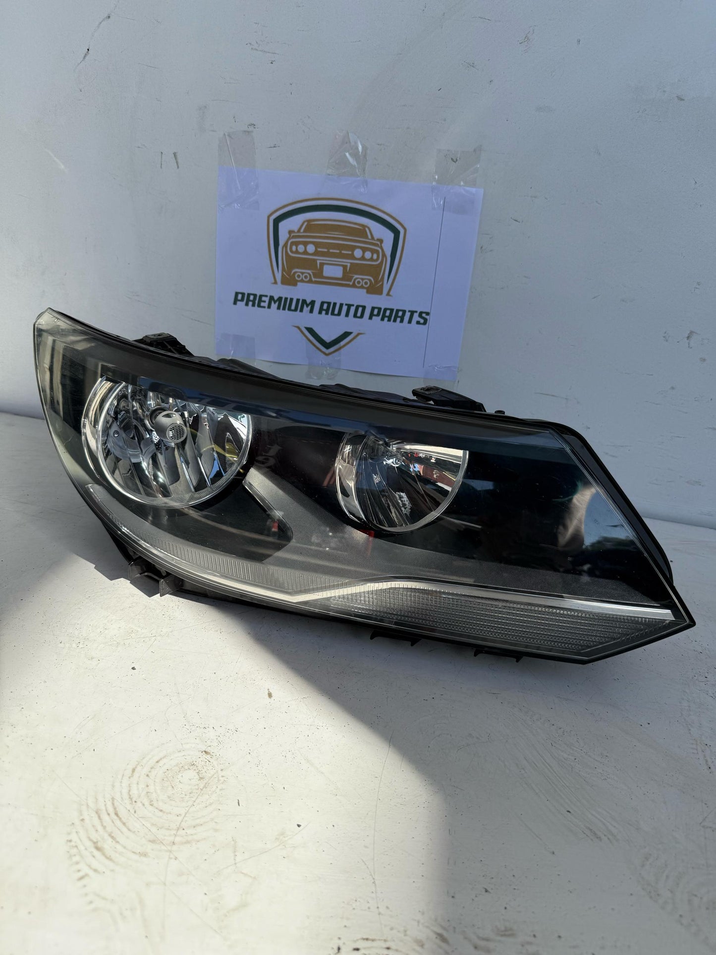 2012 Volkswagen Tiguan MK1 - 5N Right Headlight