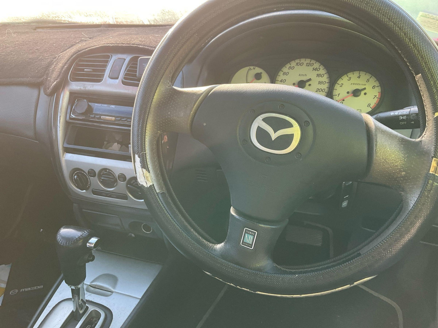 Mazda
323
