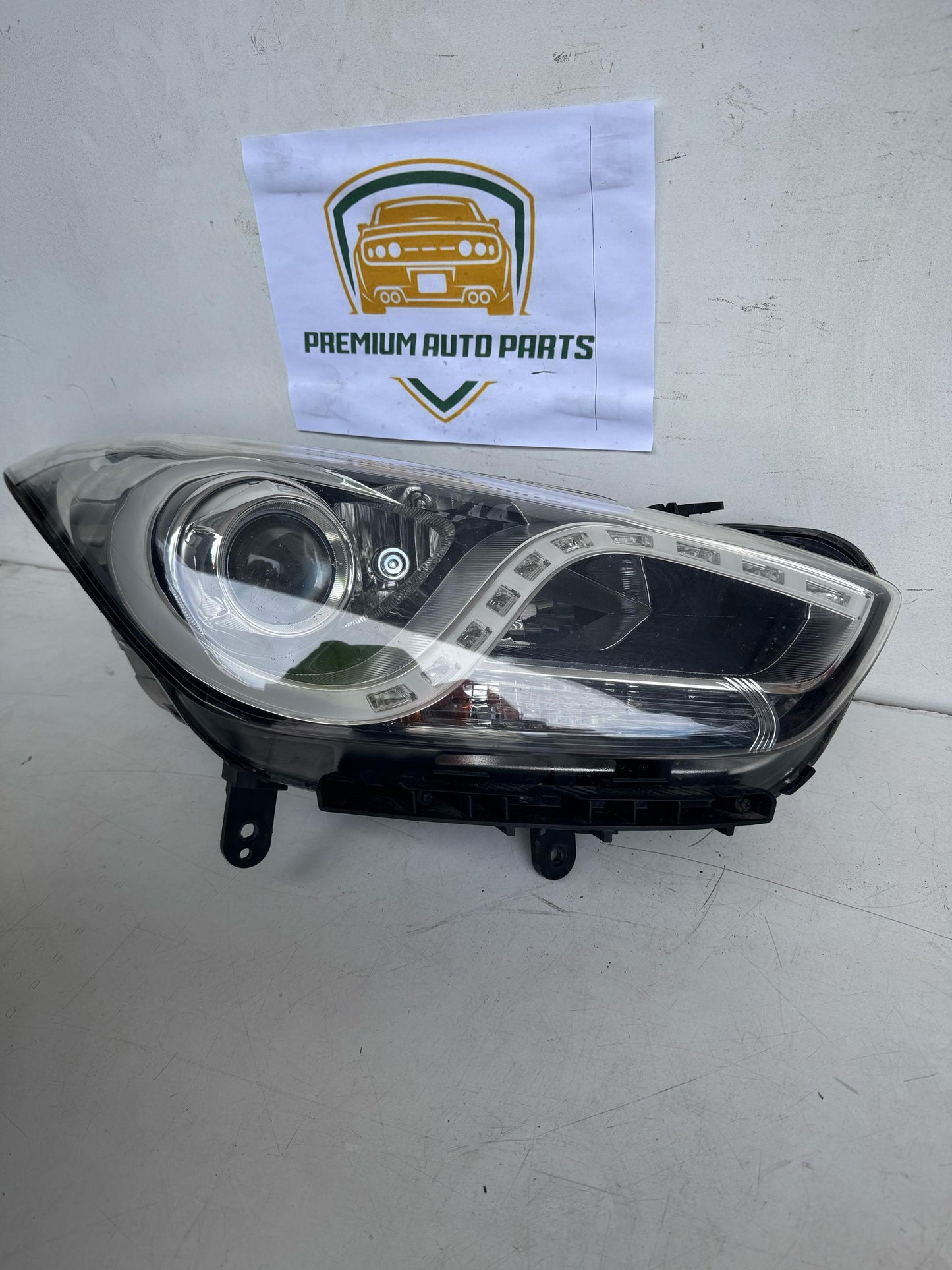 2013 VF Right Headlight