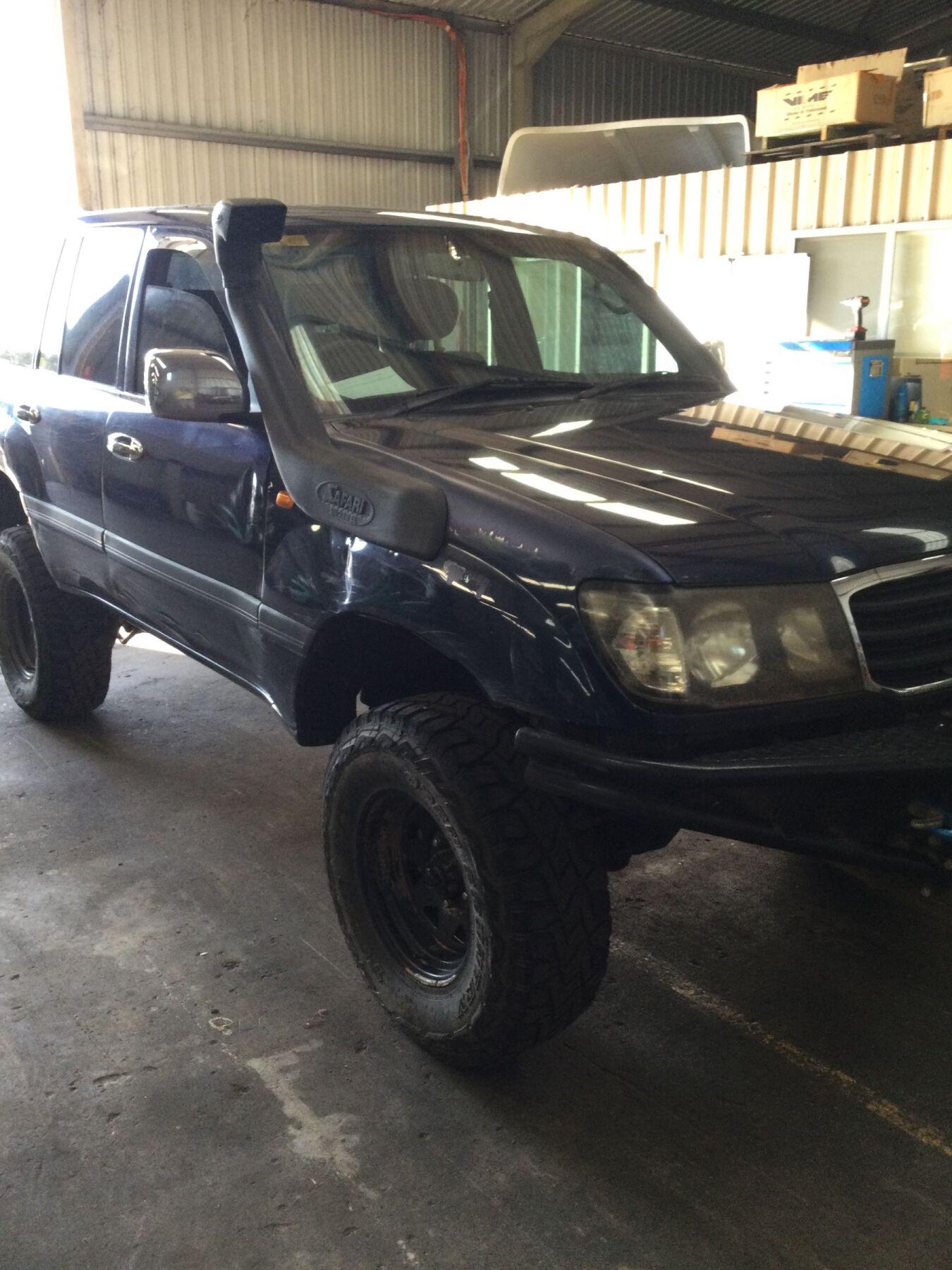 1999 Toyota Land Cruiser Station Wagon
Toyota
Land Cruiser