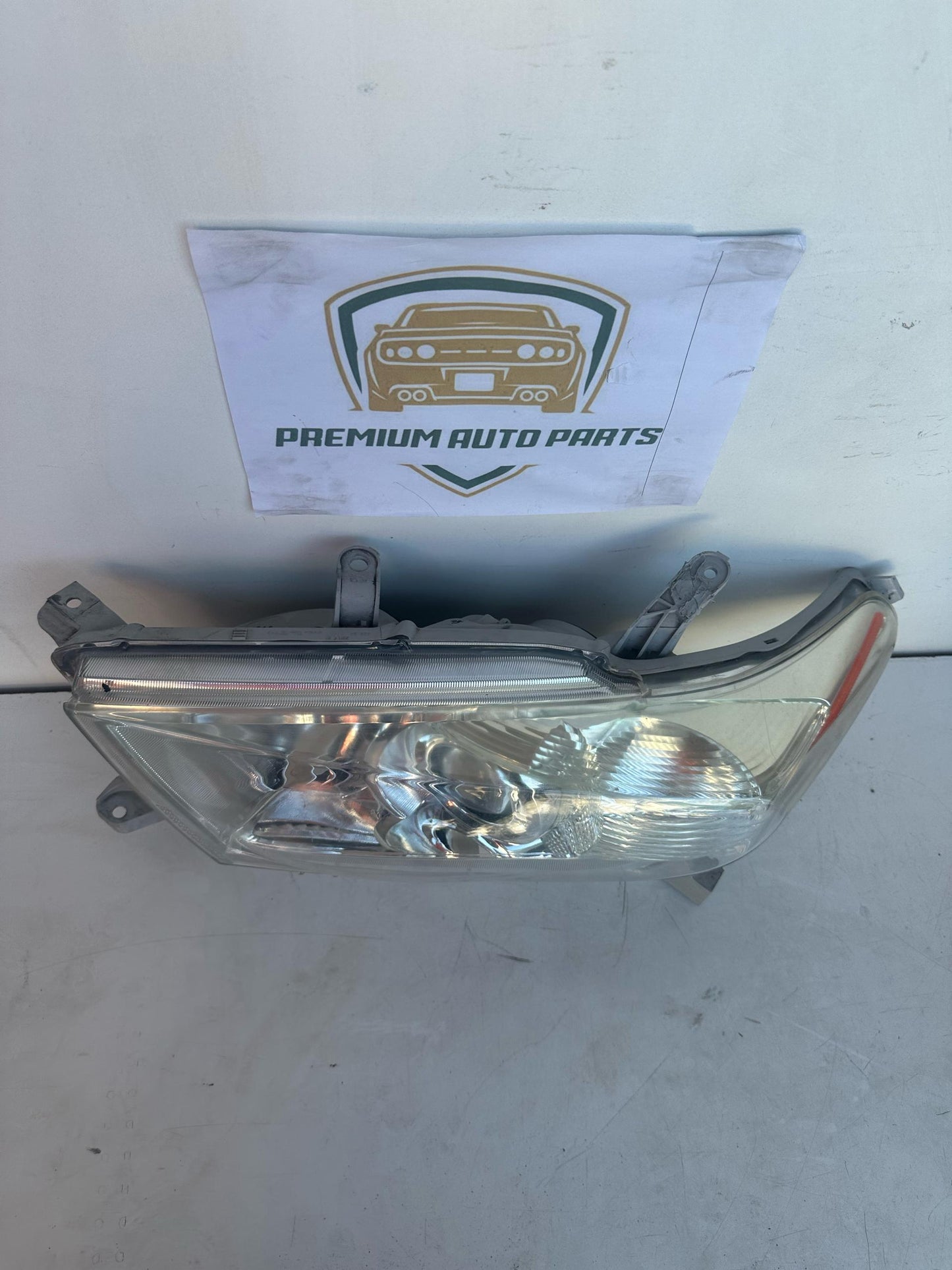 2012 Toyota Kluger Left Headlight