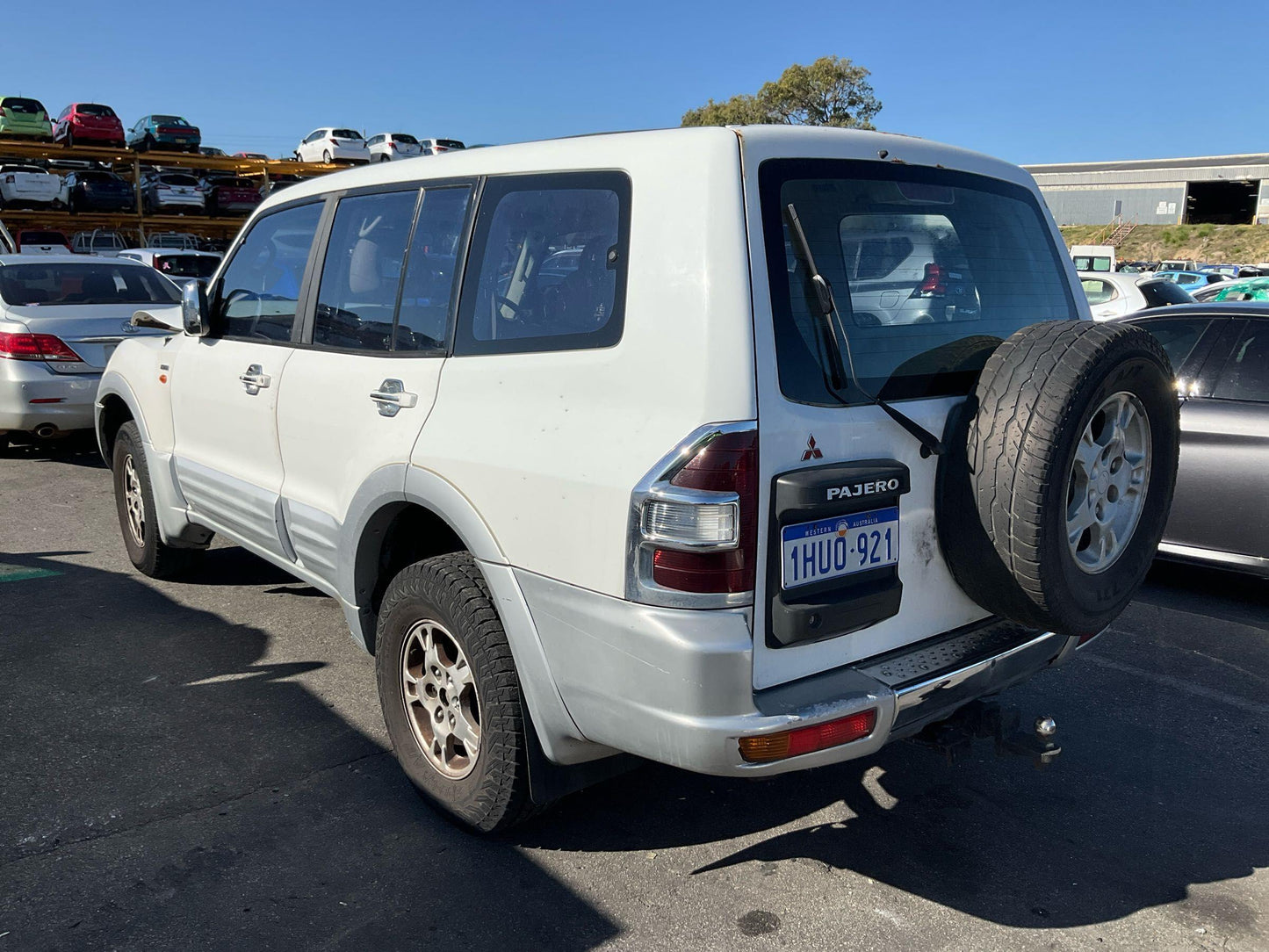 Mitsubishi
Pajero