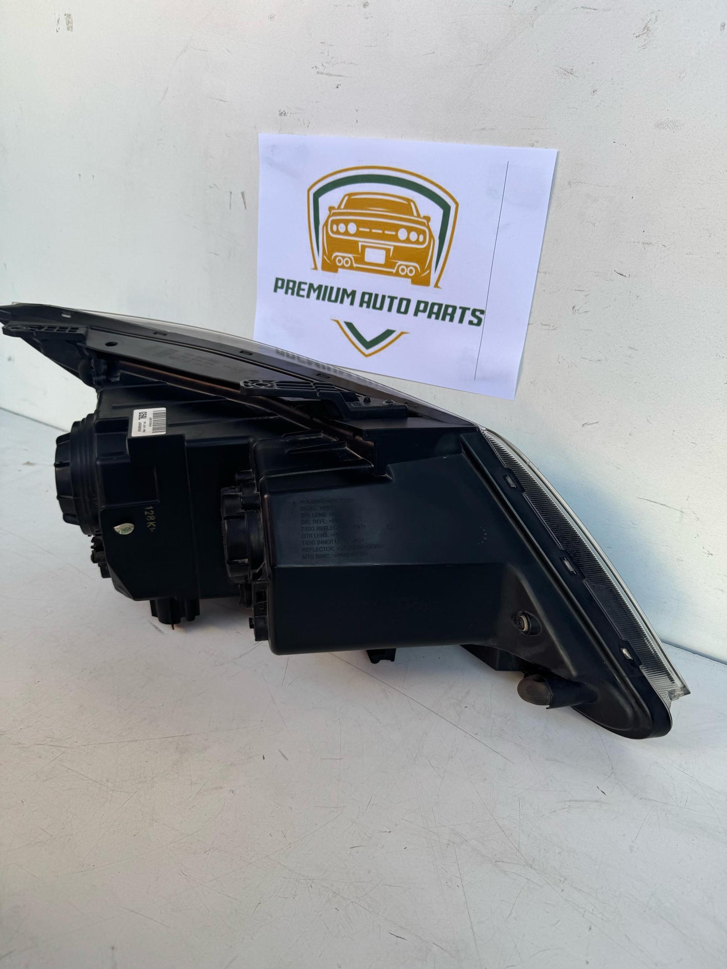2012 Kia Sorento Left Headlight