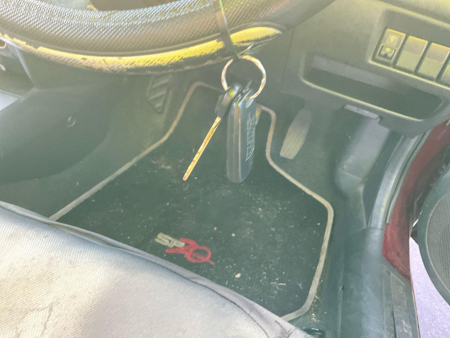 Mazda
323