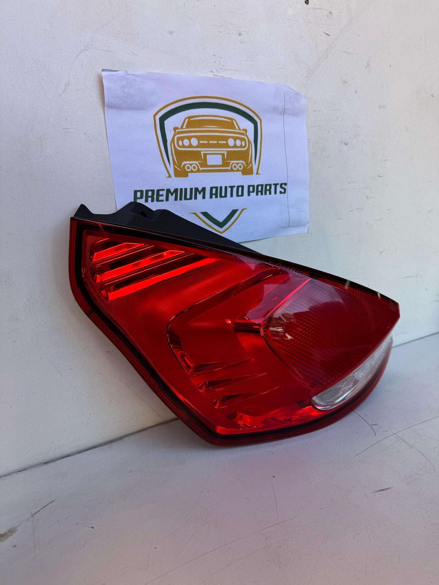 2014 Ford Fiesta Left Taillight