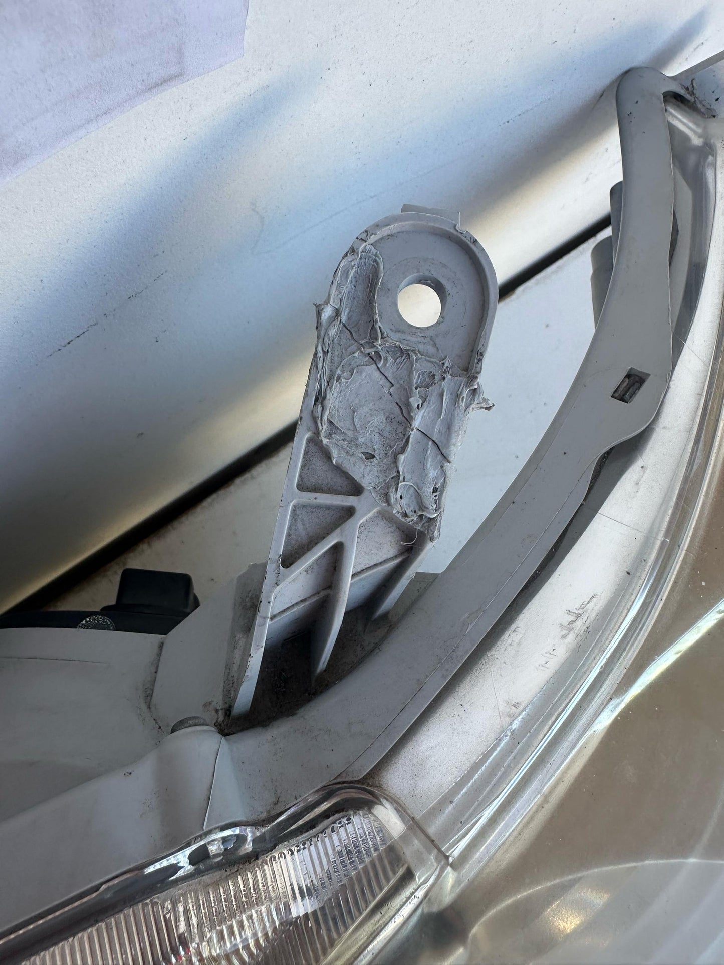 2012 Toyota Kluger Left Headlight