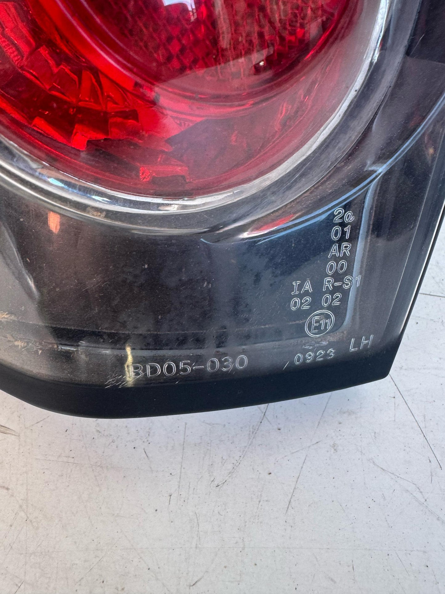 2004 Holden Commodore Left Taillight