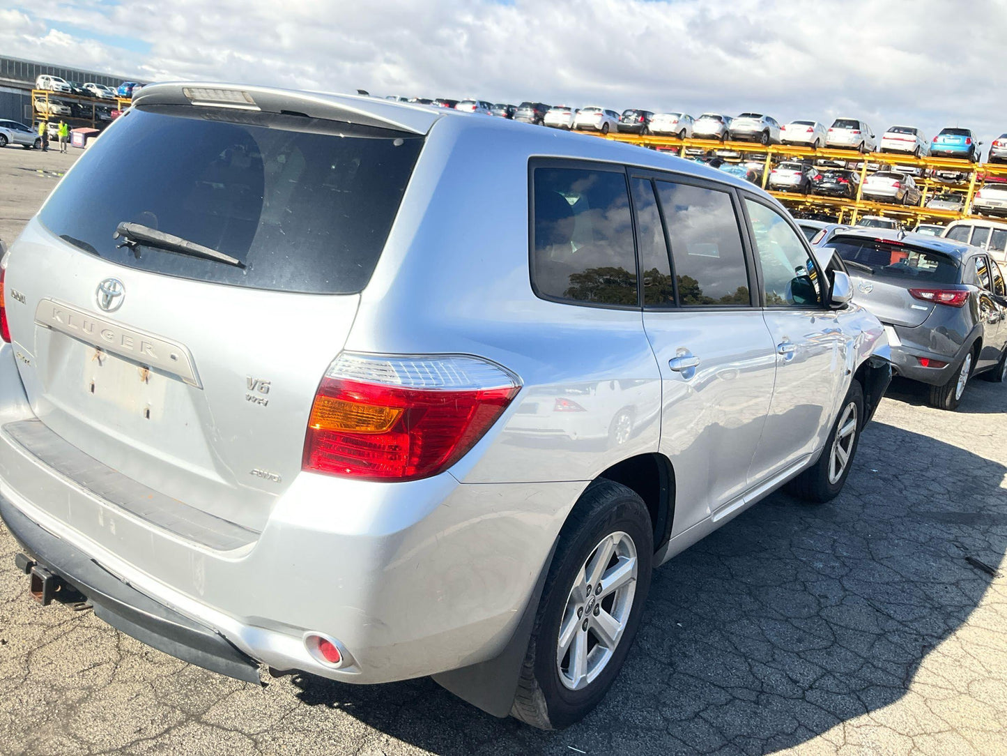 2010 Toyota Kluger Station Wagon
Toyota
Kluger