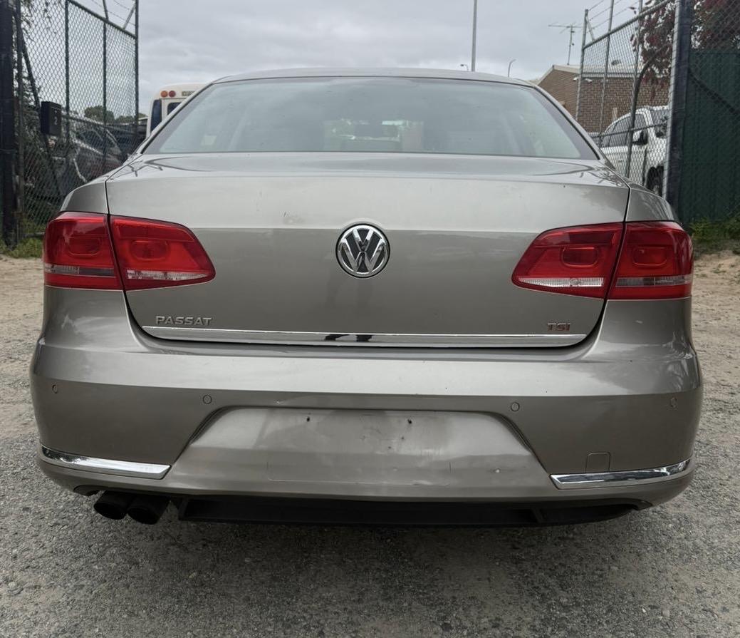 2012 Volkswagen Passat Sedan
Volkswagen
Passat