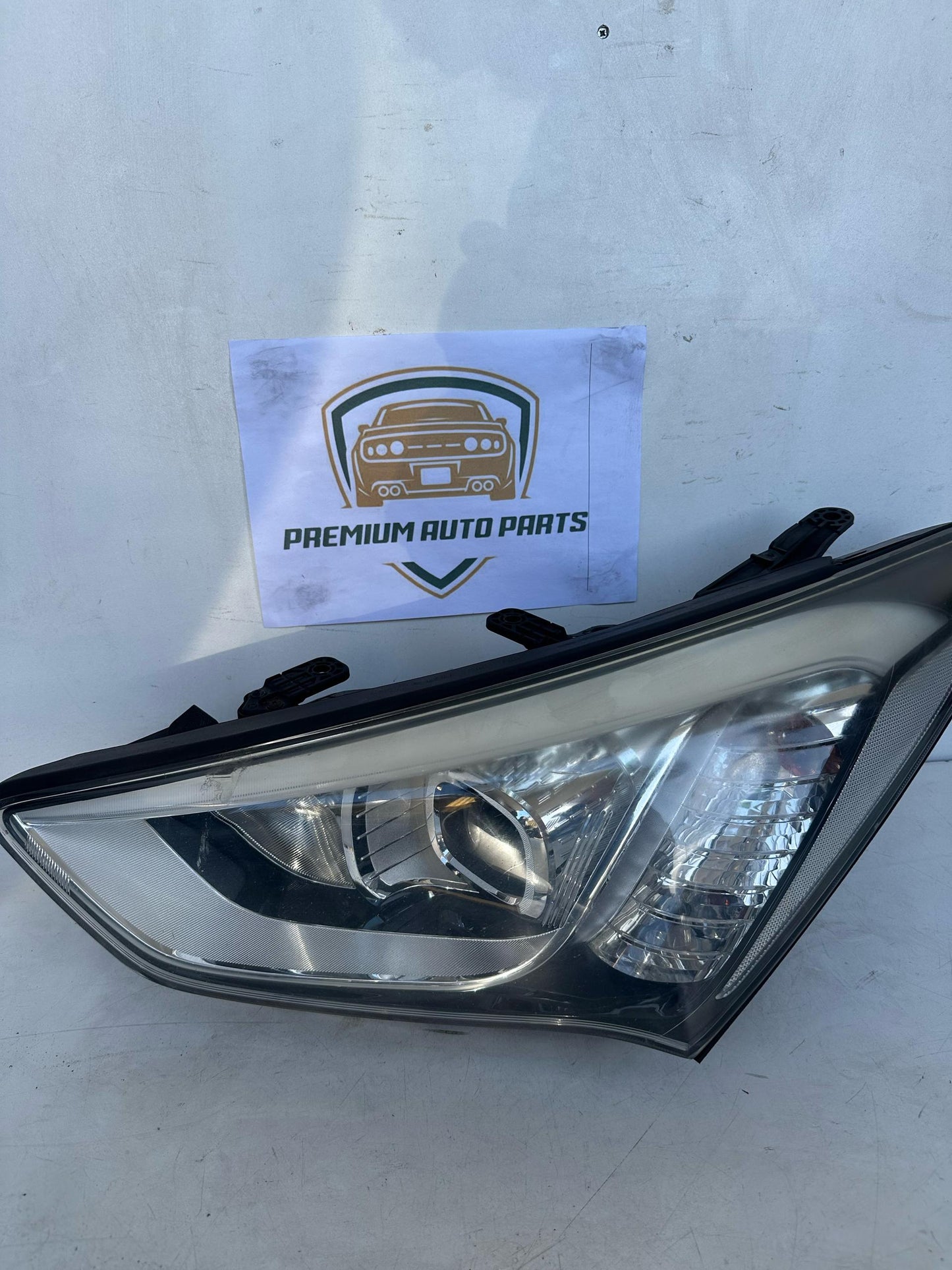2013 Hyundai Santa FeDM Left Headlight