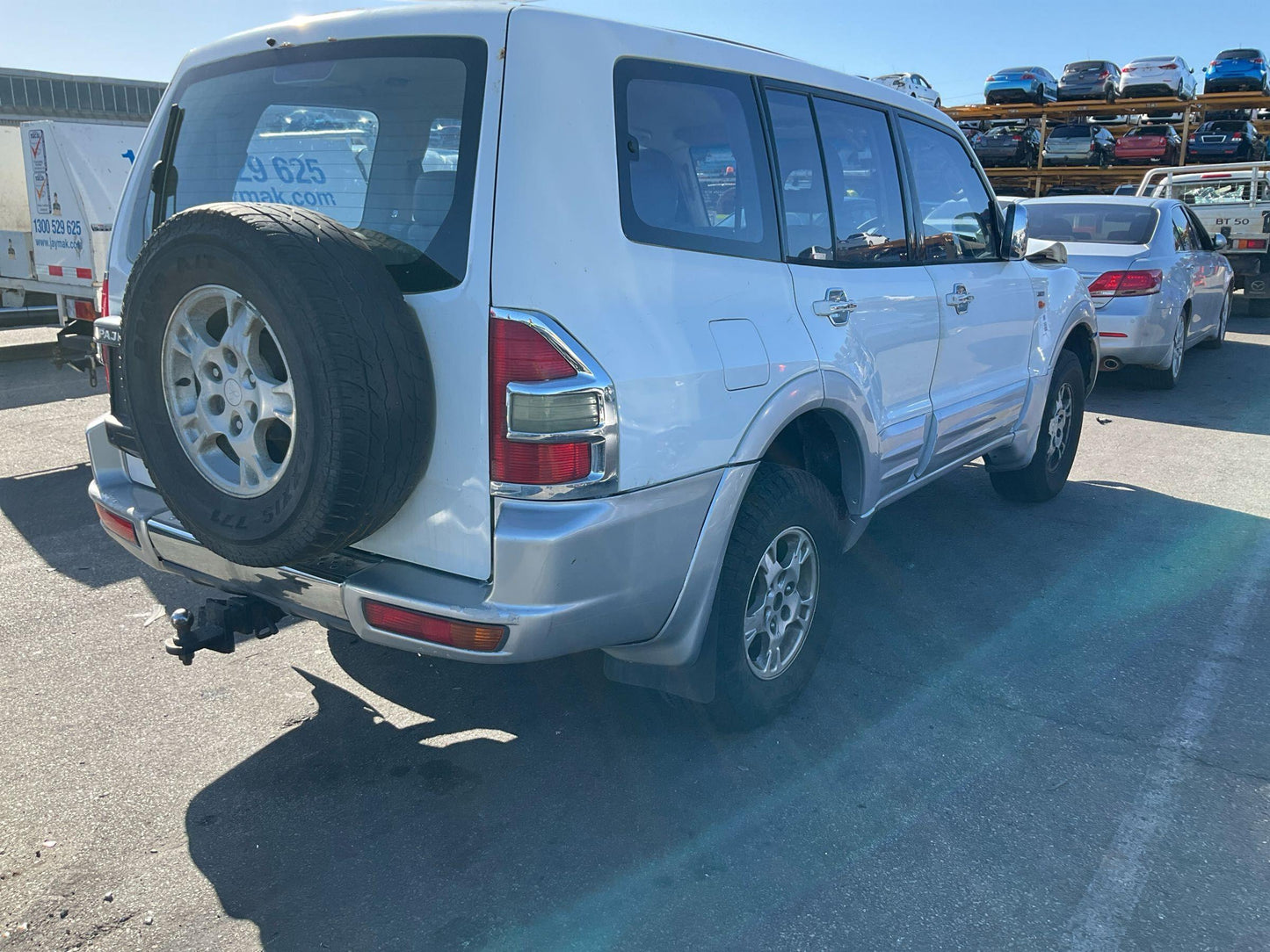 Mitsubishi
Pajero