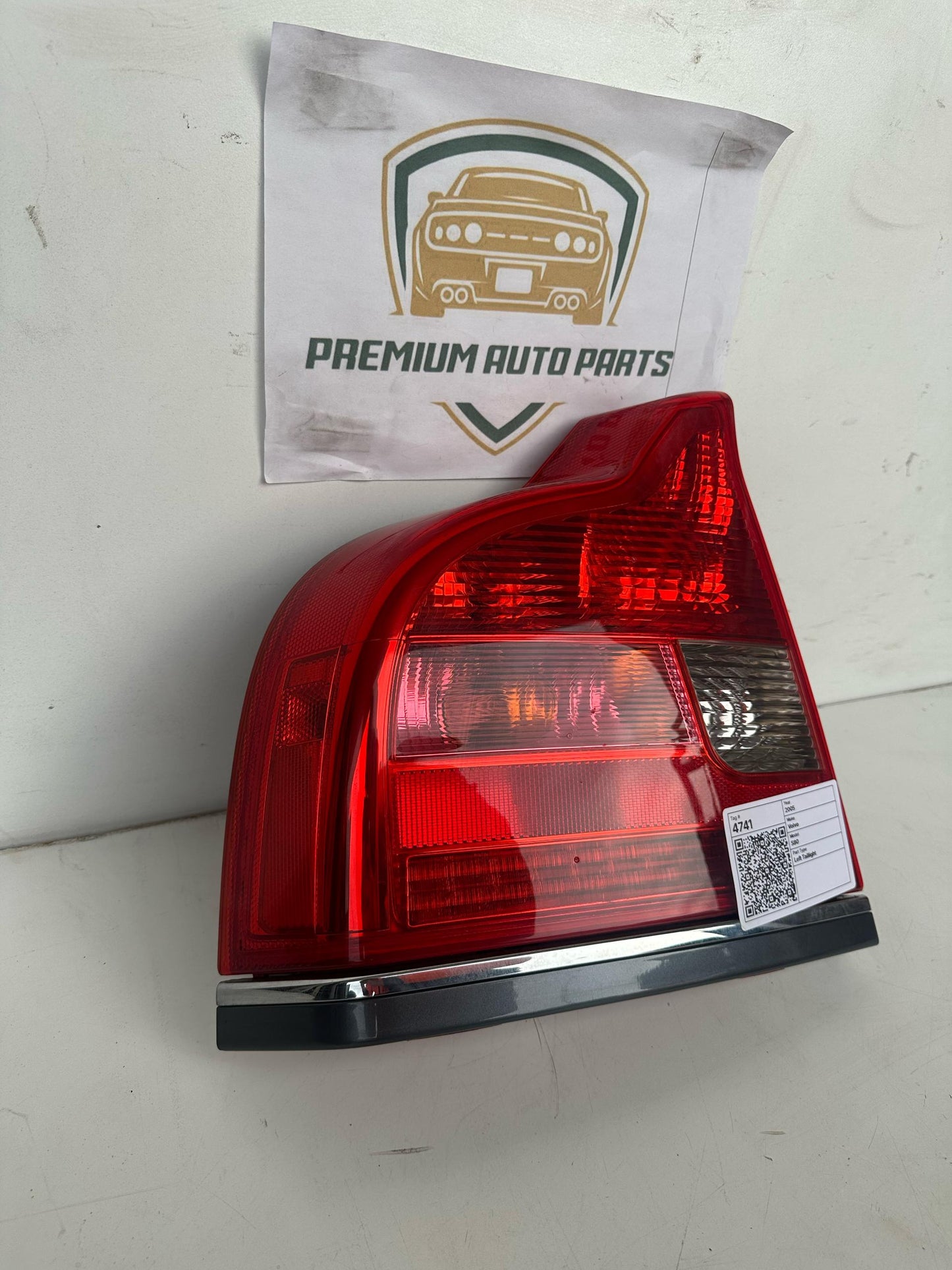 2005 Left Taillight