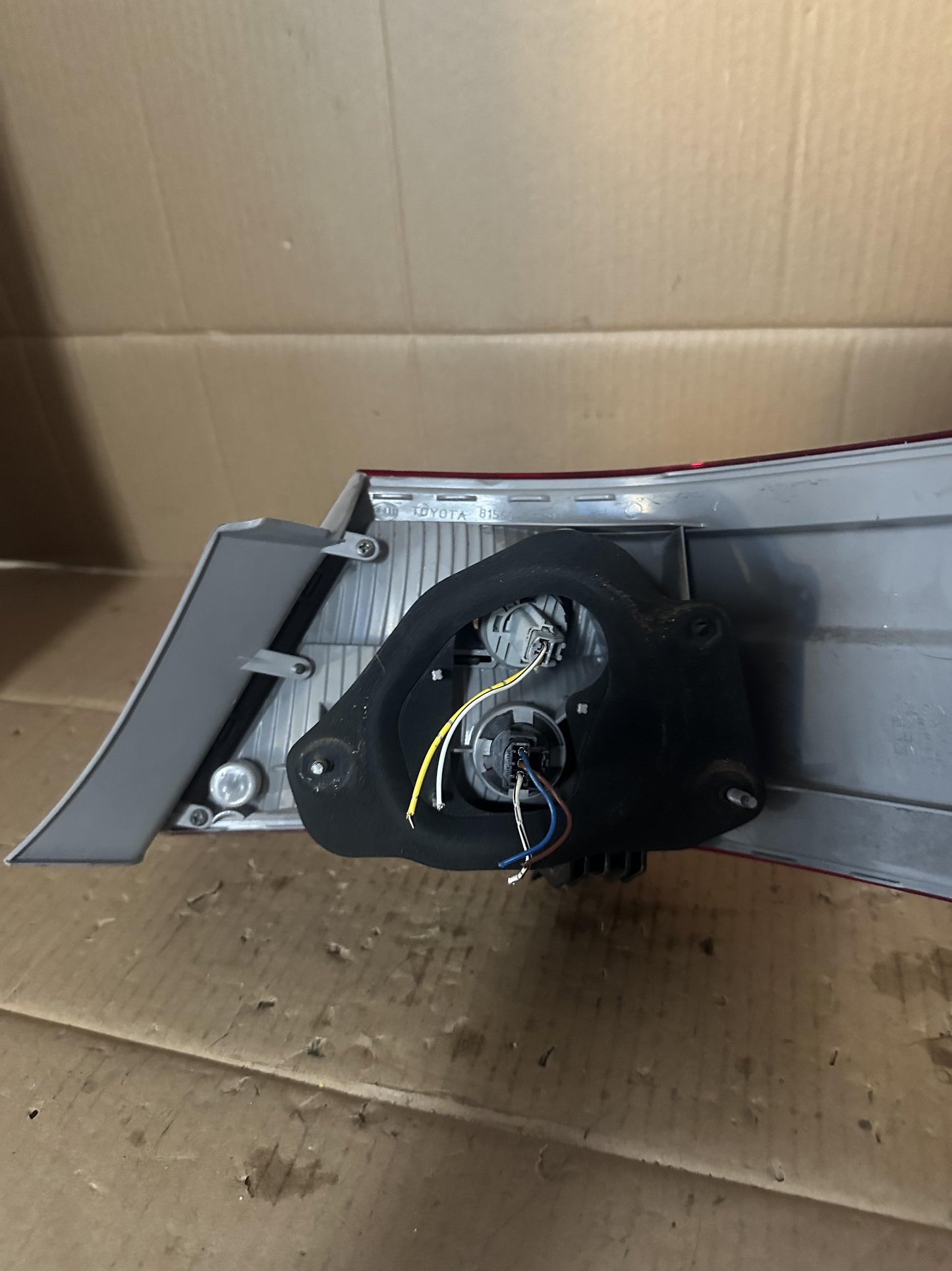 2008 XV40 Left Taillight