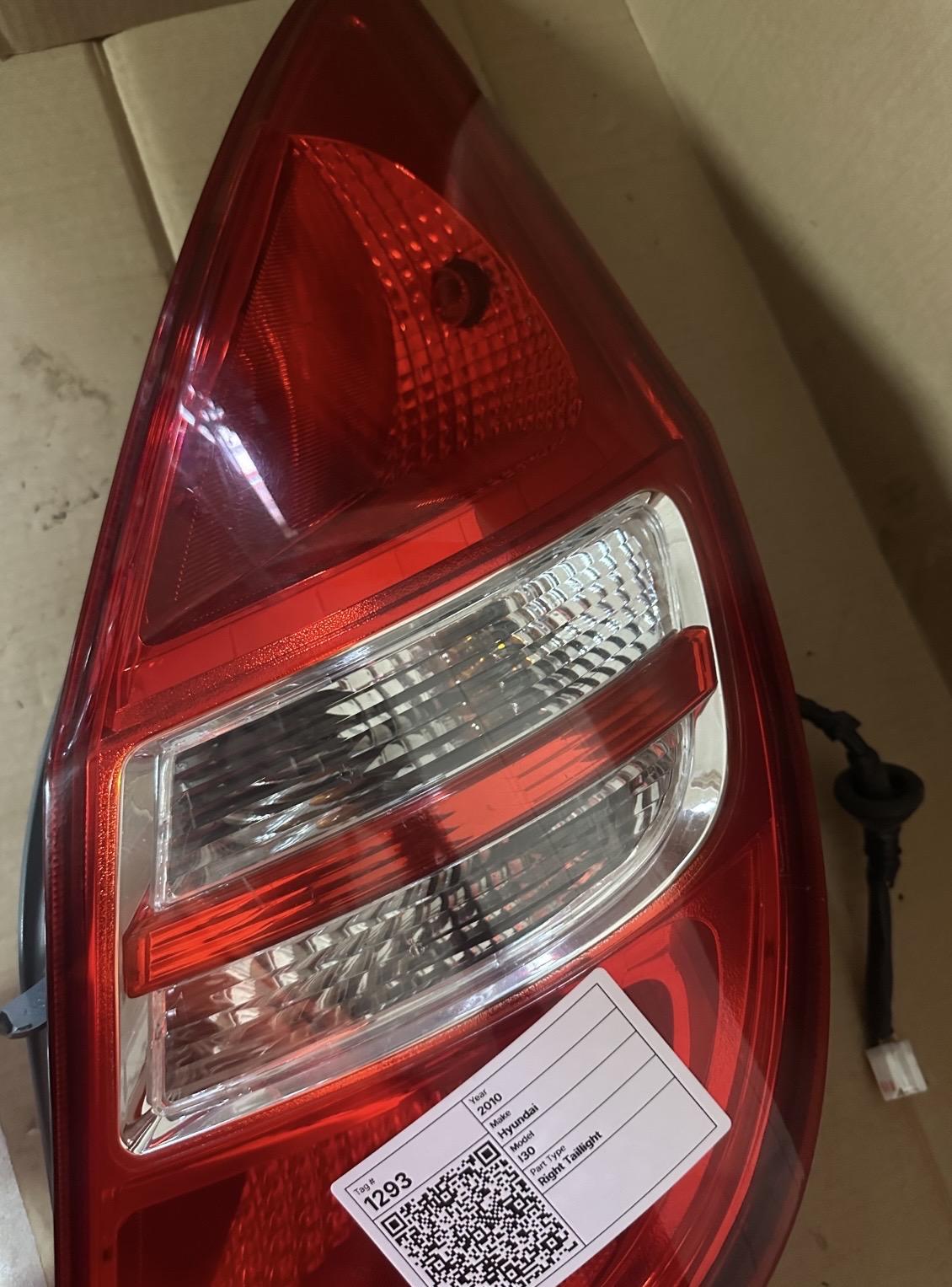 2010 I30 Right Taillight