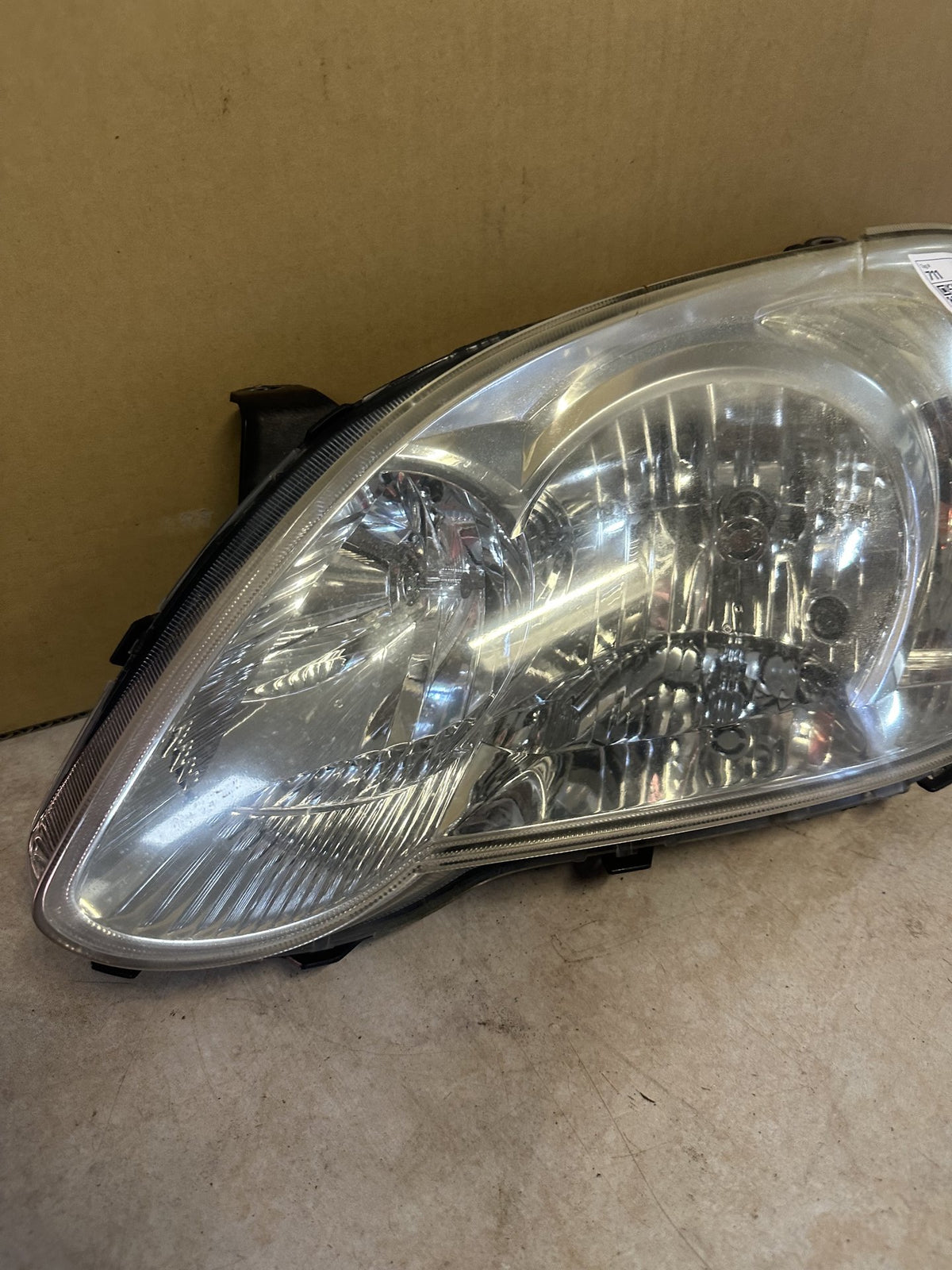 2004 Toyota Corolla Corolla Hatchback Left Headlight