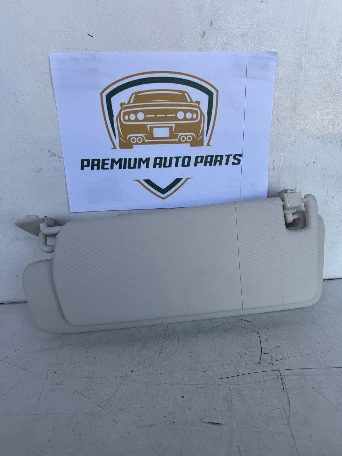 2016 Volkswagen Touareg Station Wagon Right Sun Visor