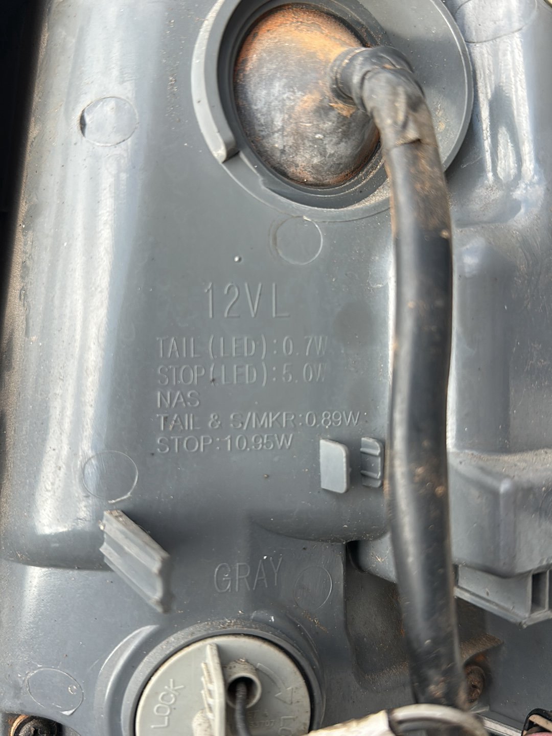 2012 Kia Sorento Station Wagon Left Taillight