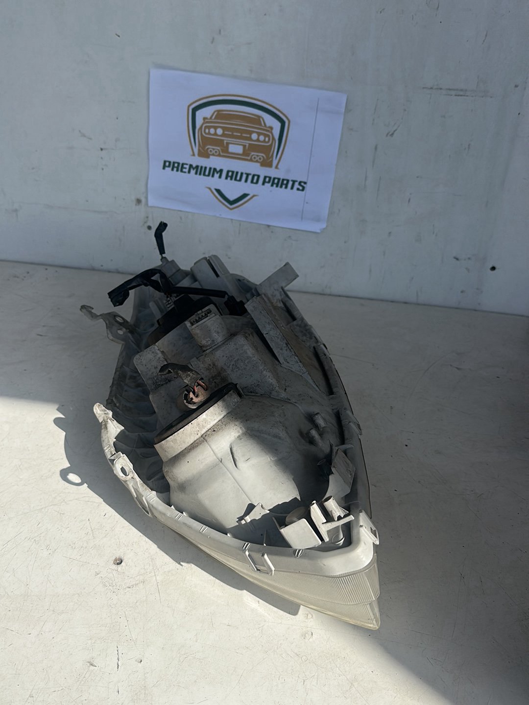 2004 Toyota Corolla E120 Hatchback Right Headlight