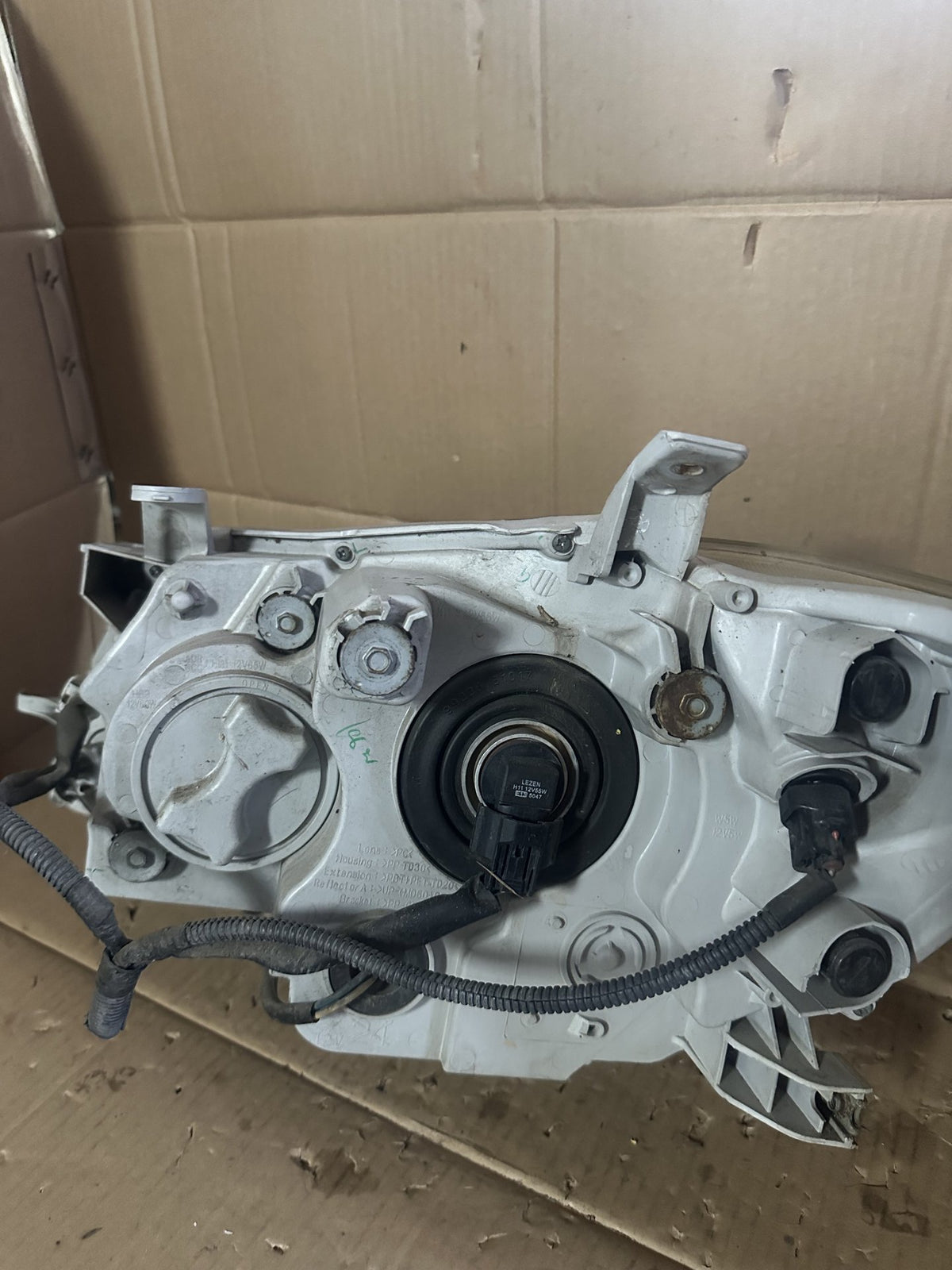 2007 Toyota Aurion Sedan Right Headlight 06-119