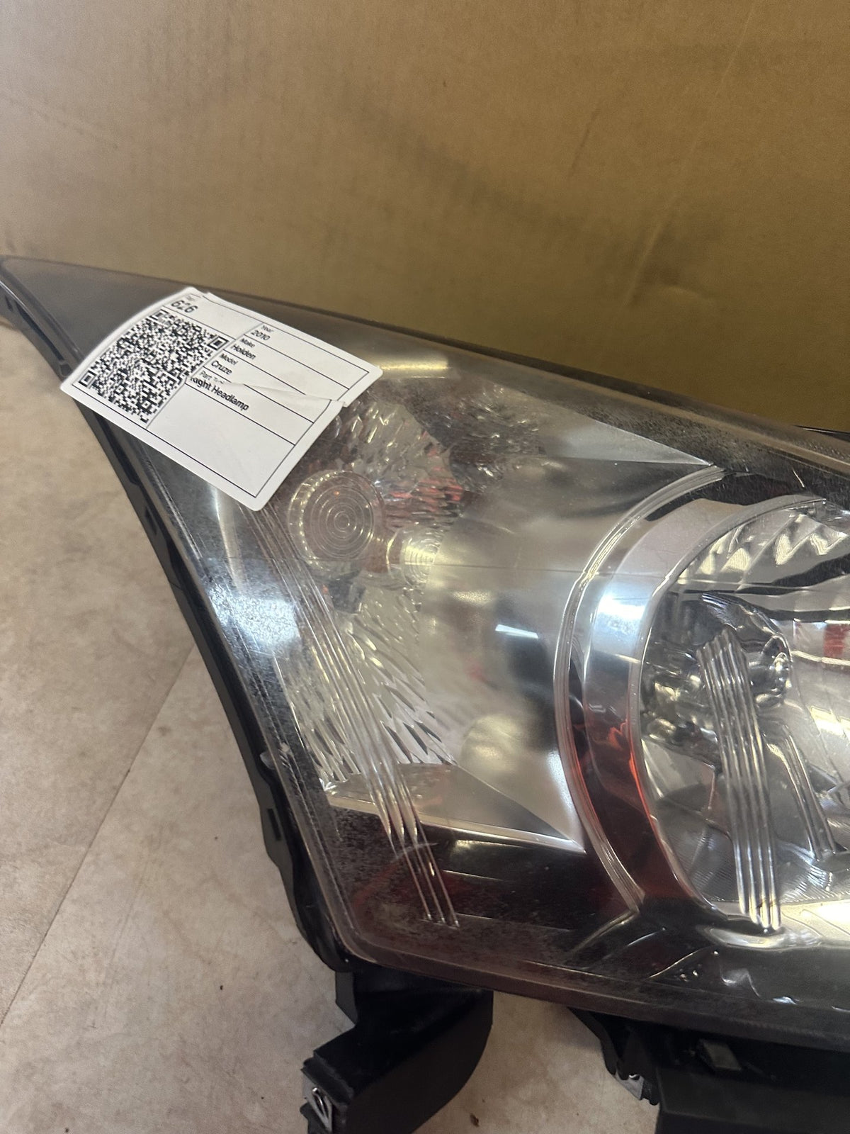 2010 Holden Cruze Cruze Right Headlight 12412