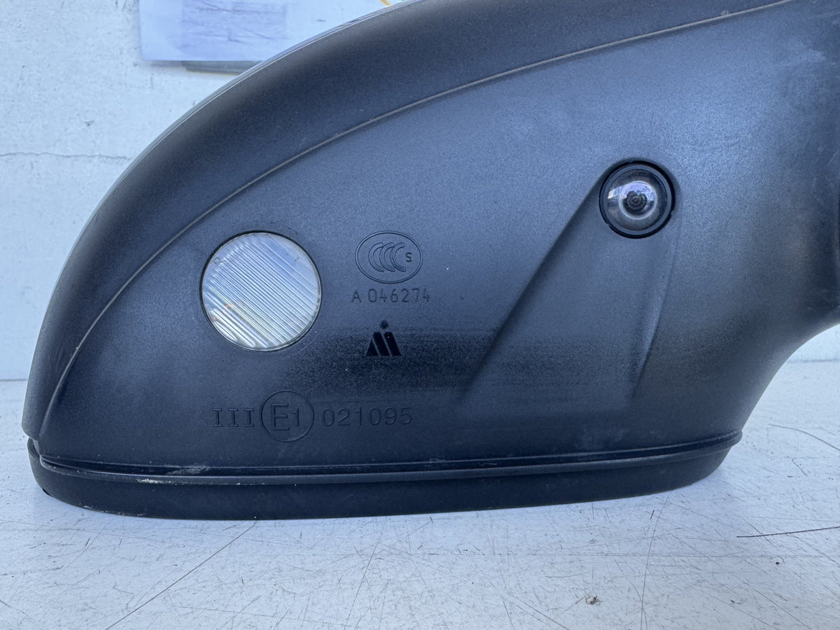 2016 Volkswagen Touareg Station Wagon Right Door Mirror