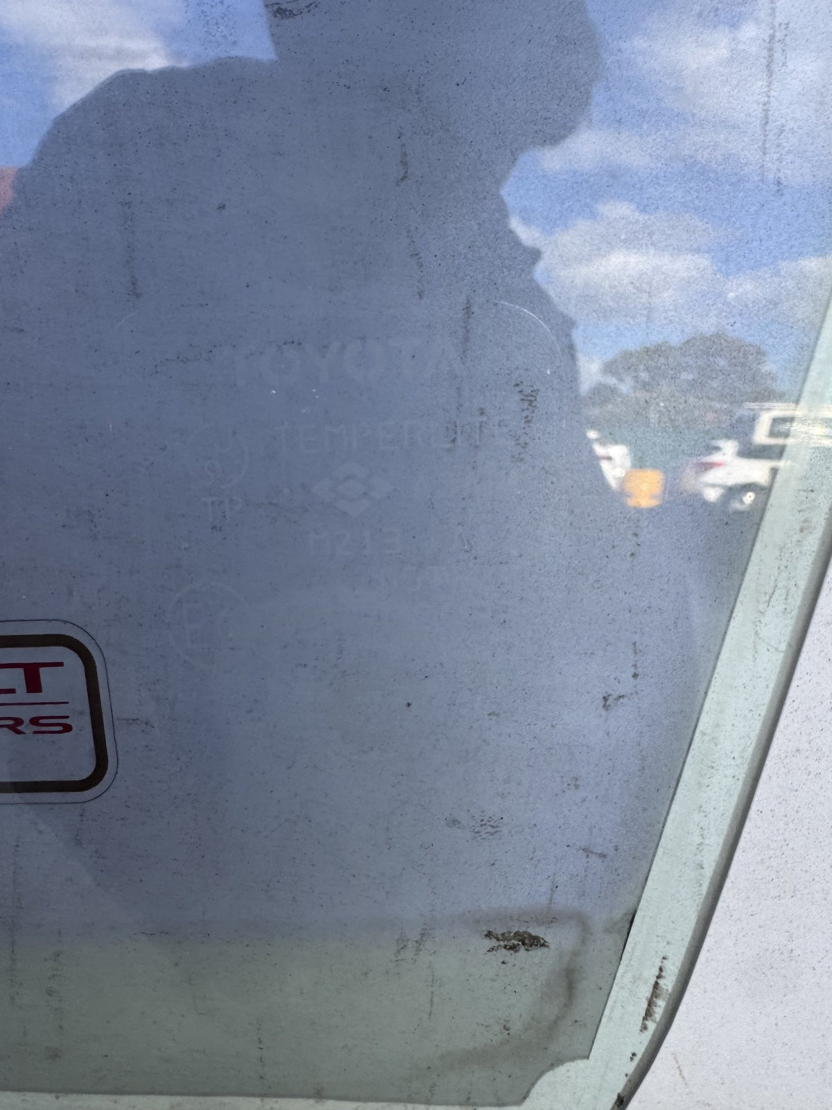 2001 Toyota Corolla E110 Hatchback Left Front Door Window