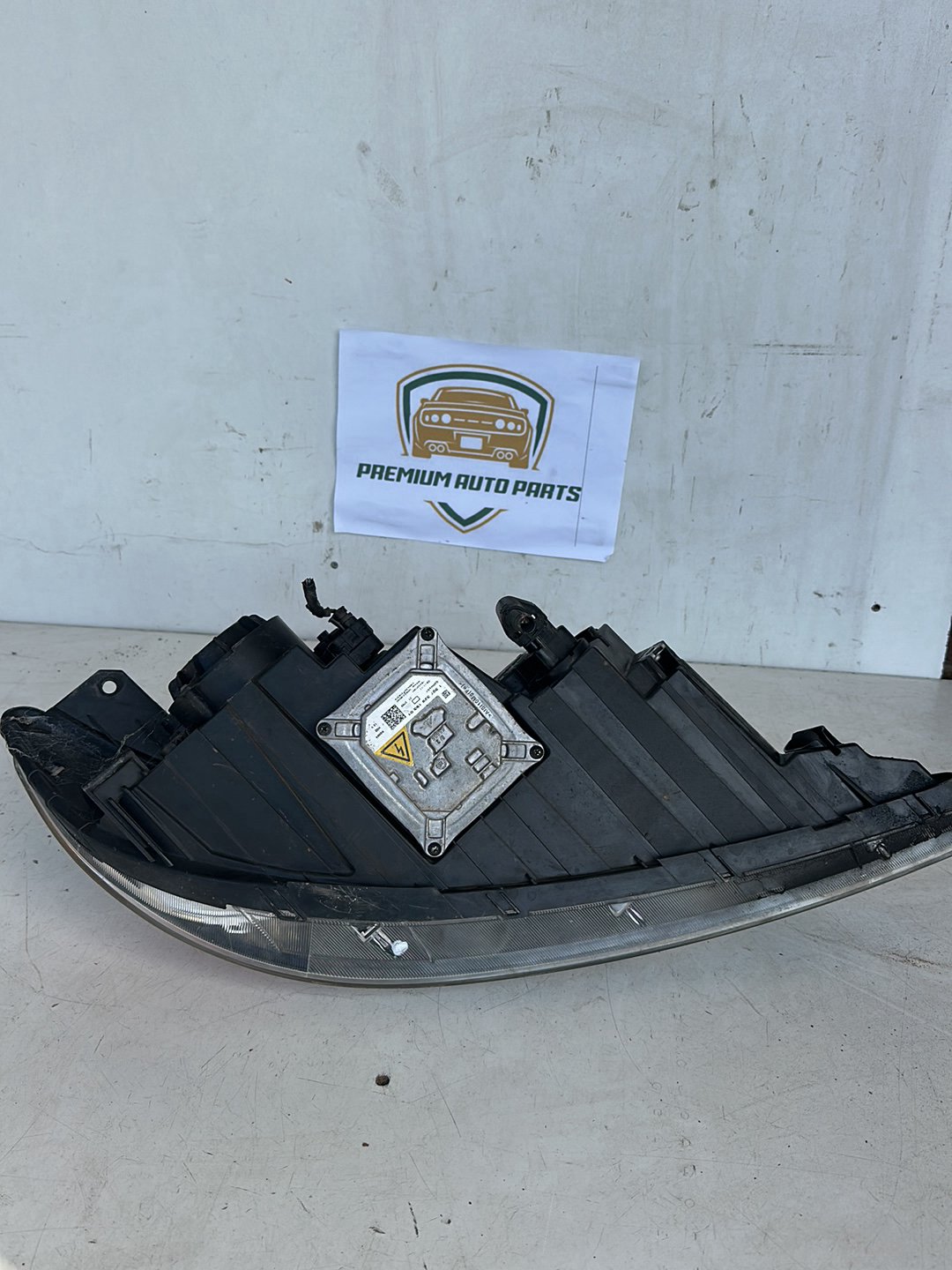 2012 Kia Sorento Station Wagon Left Headlight