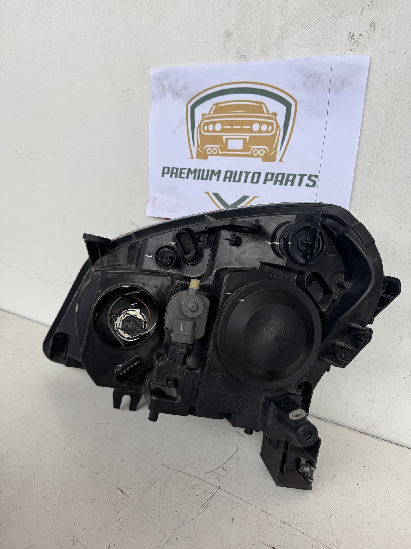 2009 Nissan Dualis Station Wagon Right Headlight