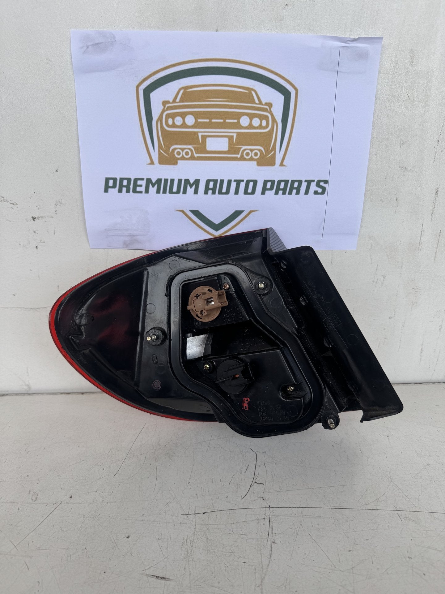 2003 Nissan Maxima Sedan Right Taillight